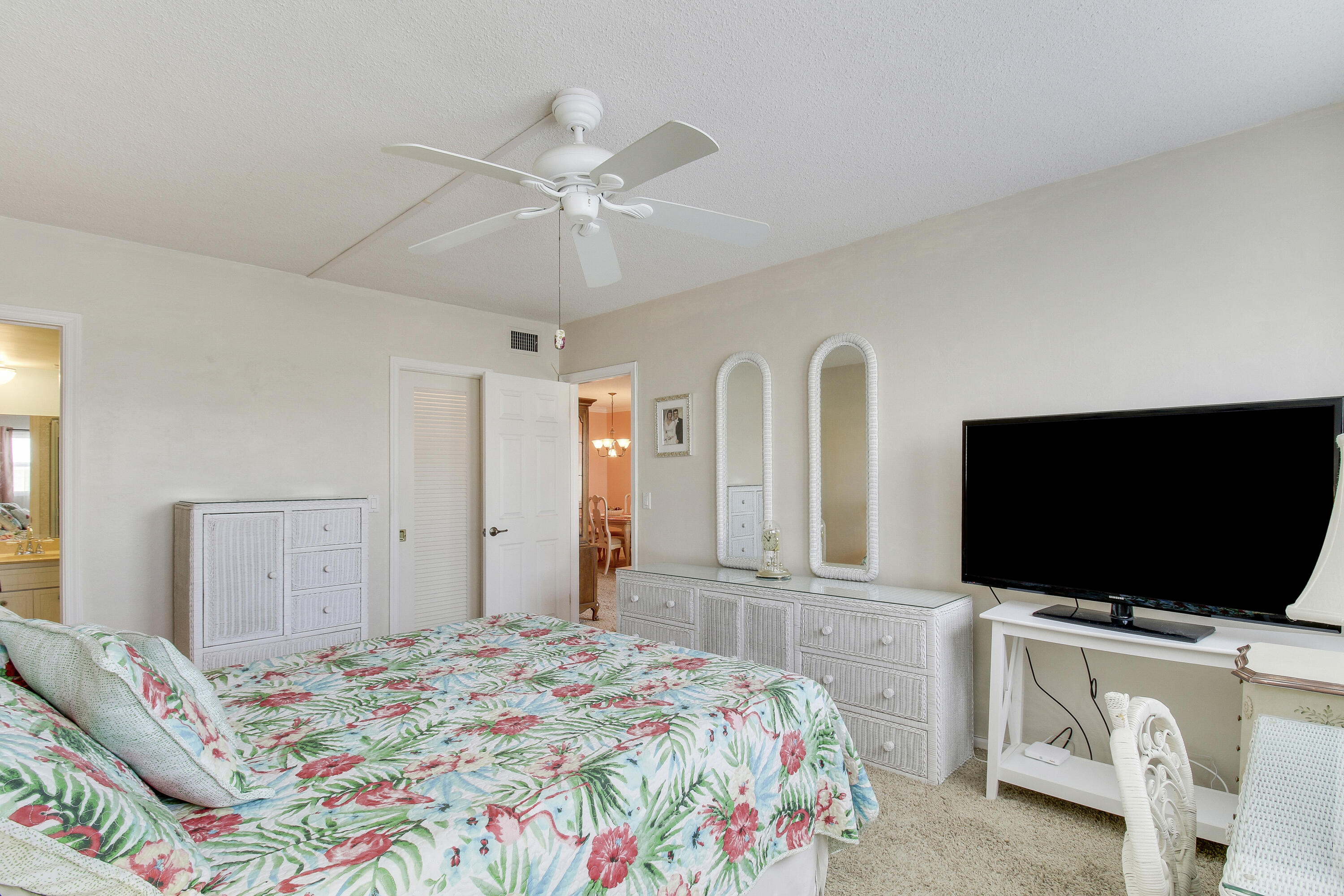 20 Yacht Club Drive 309