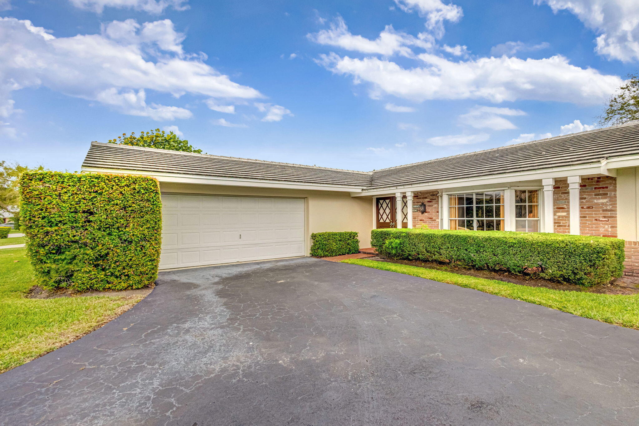 10316 Seagrape Way