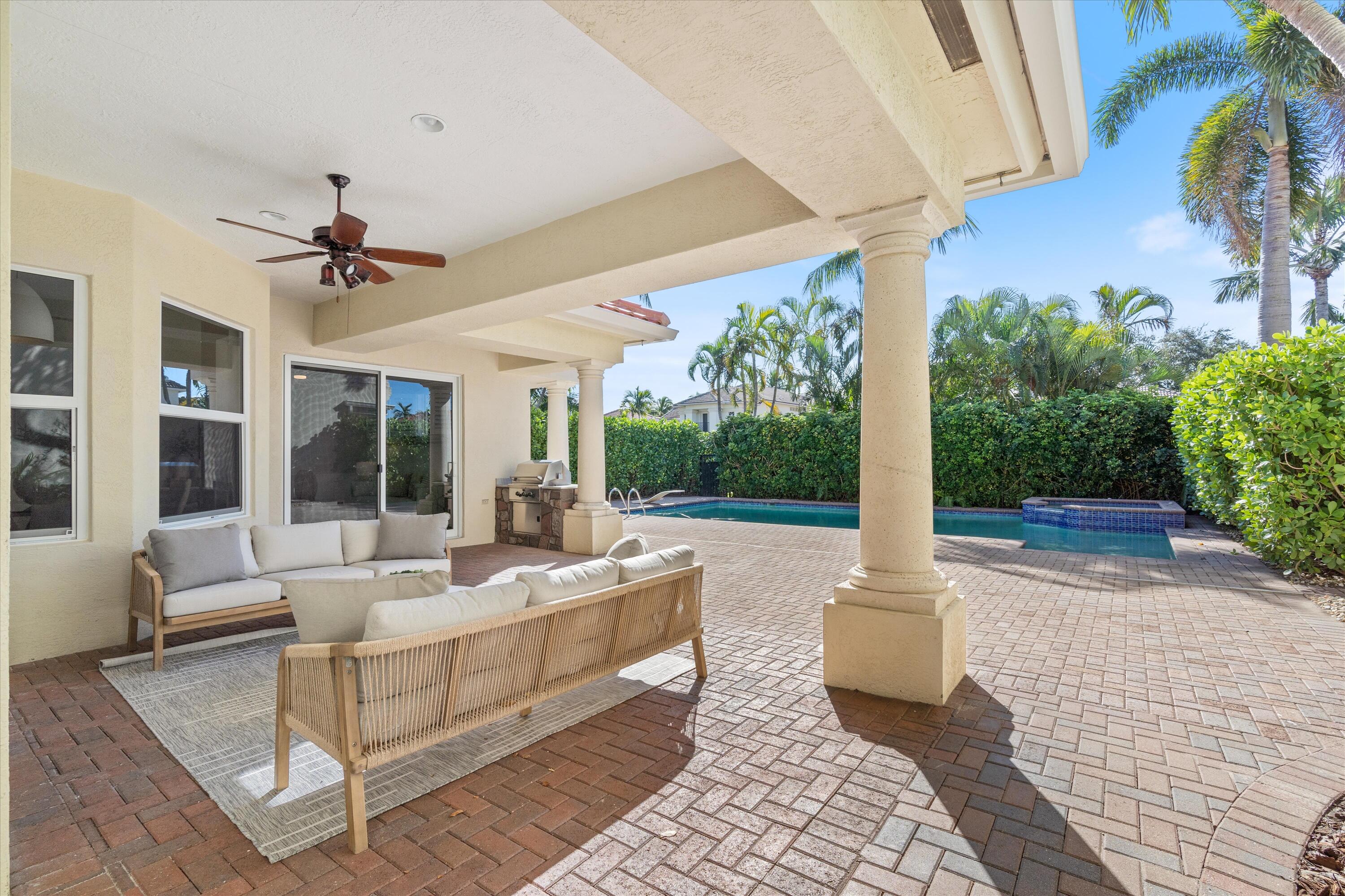 736 Charlestown Circle