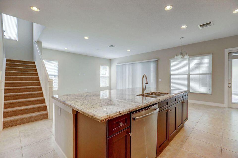 1117 Faulkner Terrace