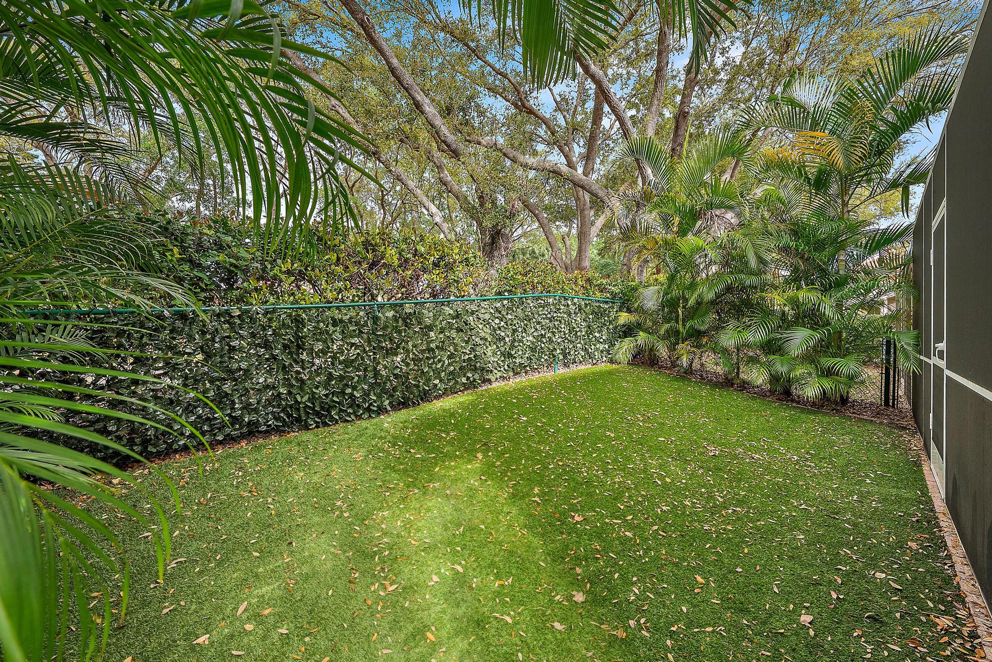 1147 Via Jardin