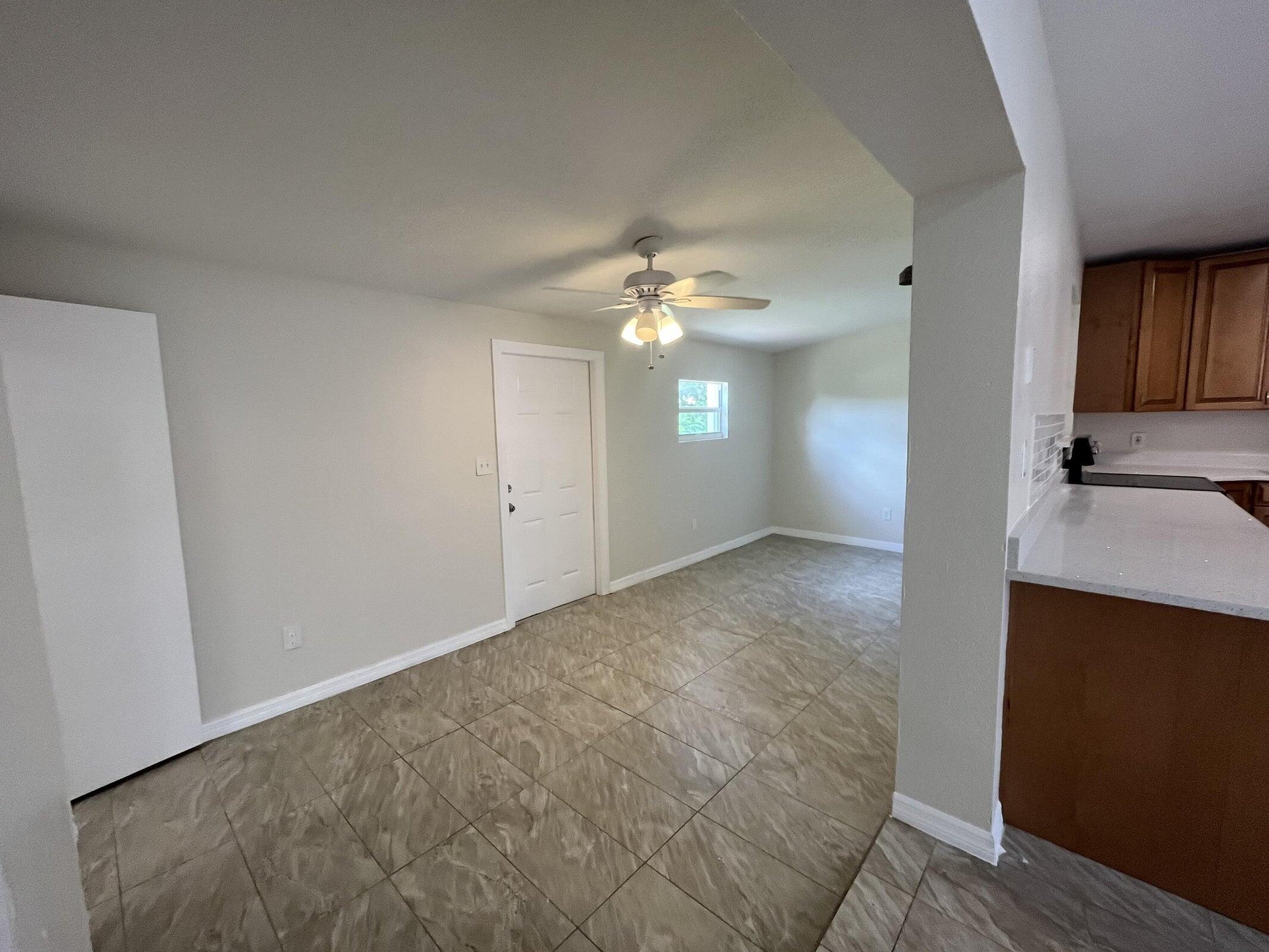 285 SE Abeto Lane