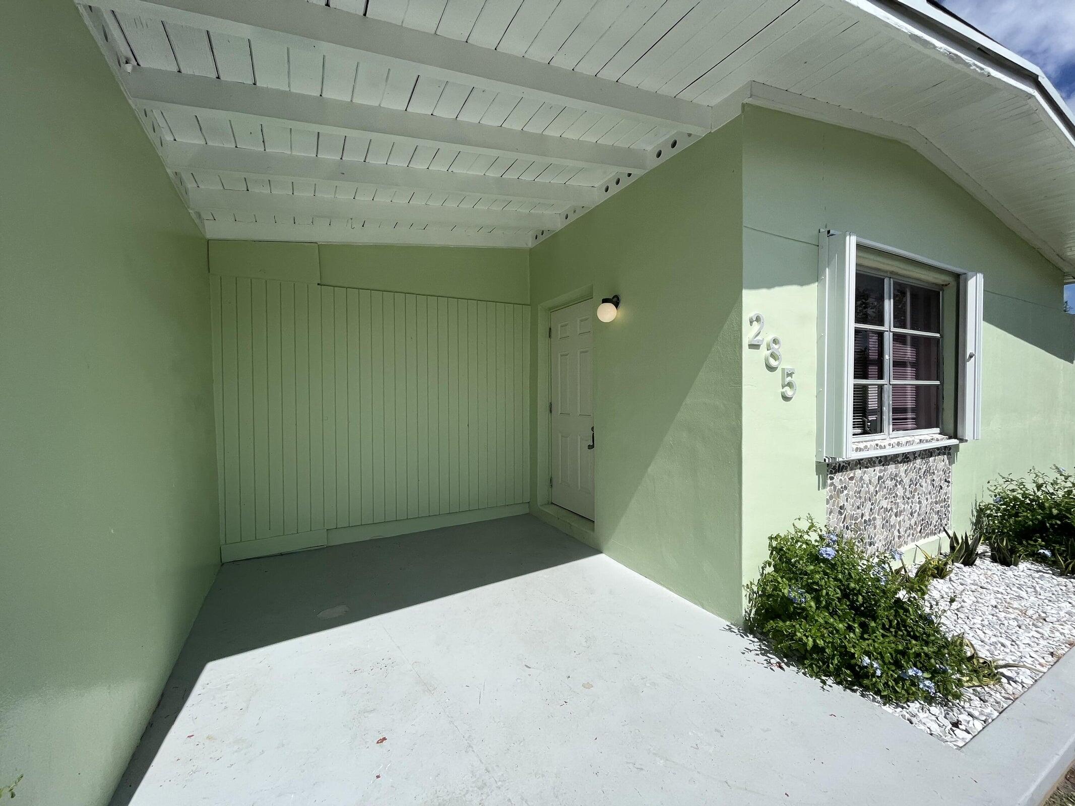 285 SE Abeto Lane