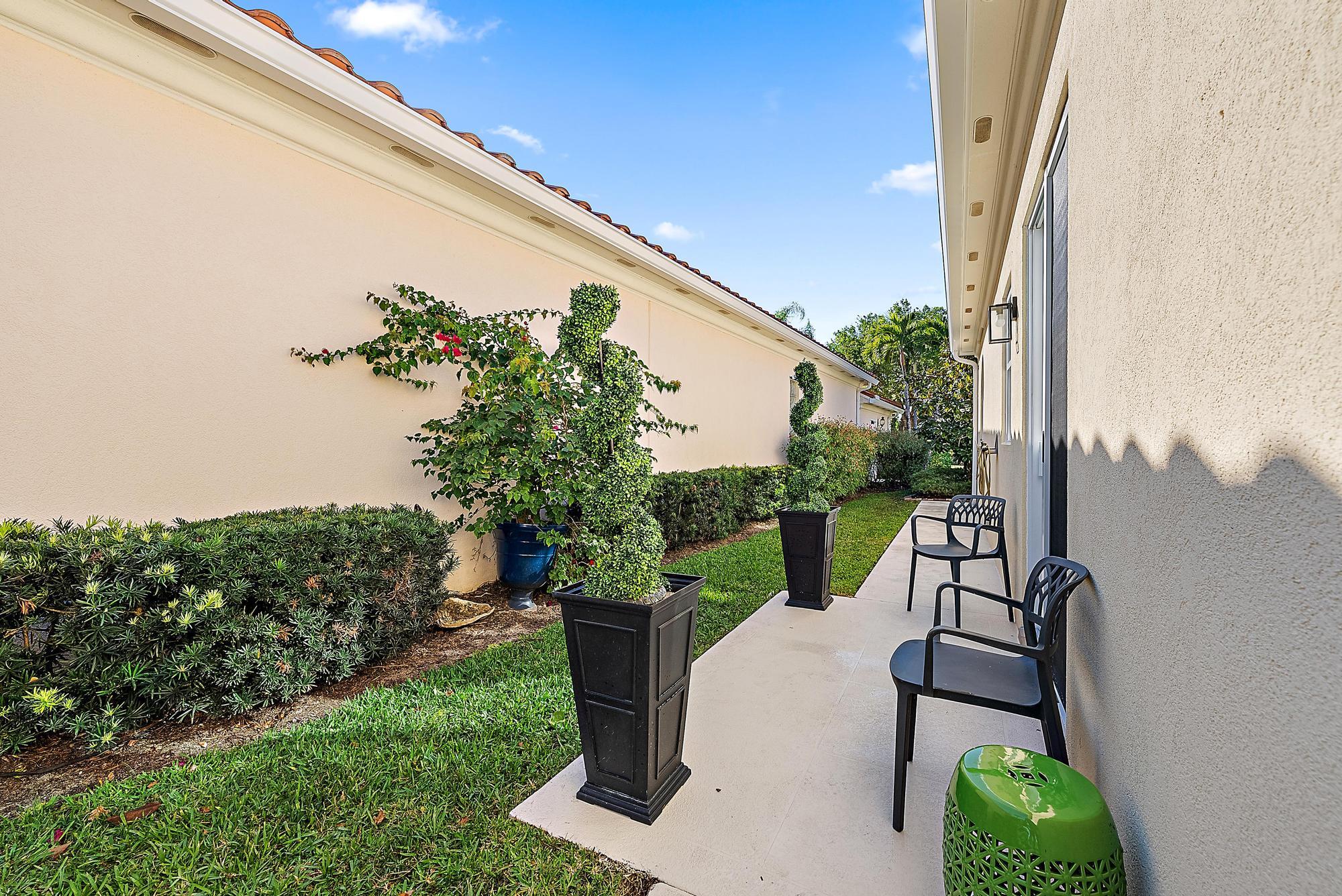 9102 SE Eldorado Way