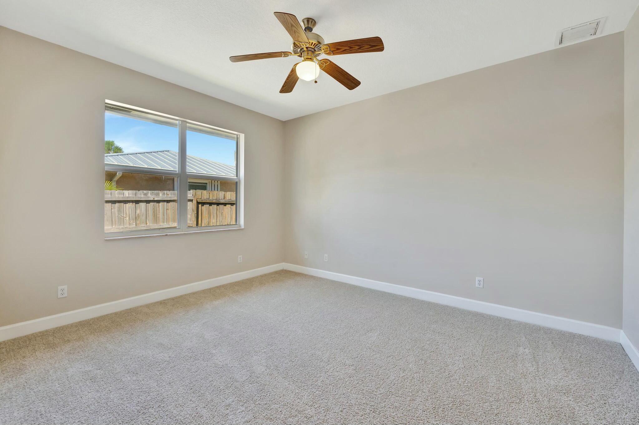 129 SE Fallon Drive