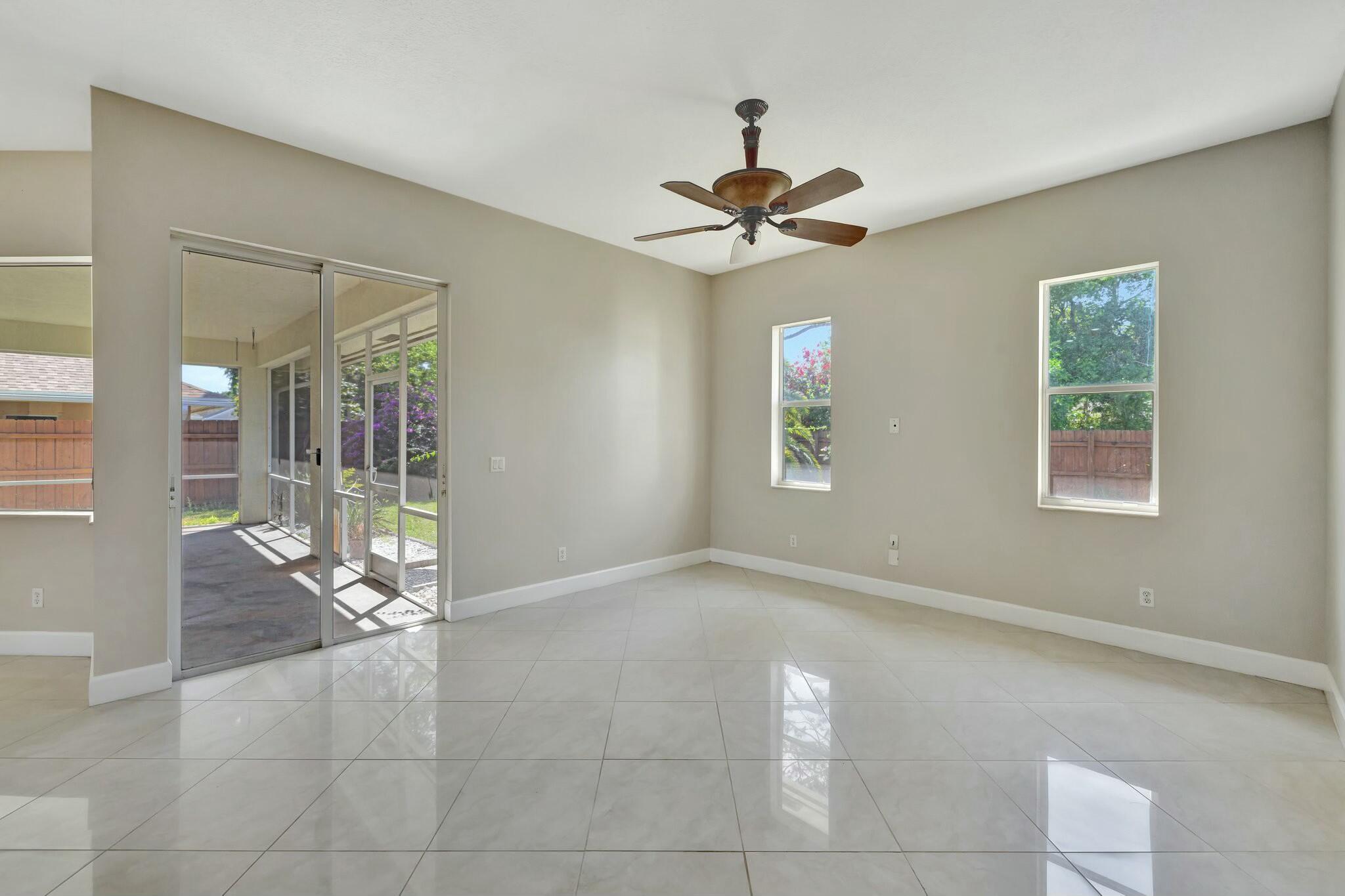 129 SE Fallon Drive