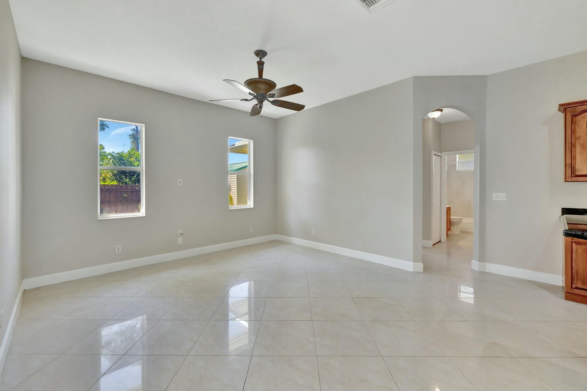 129 SE Fallon Drive