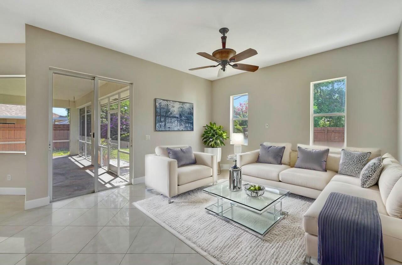 129 SE Fallon Drive