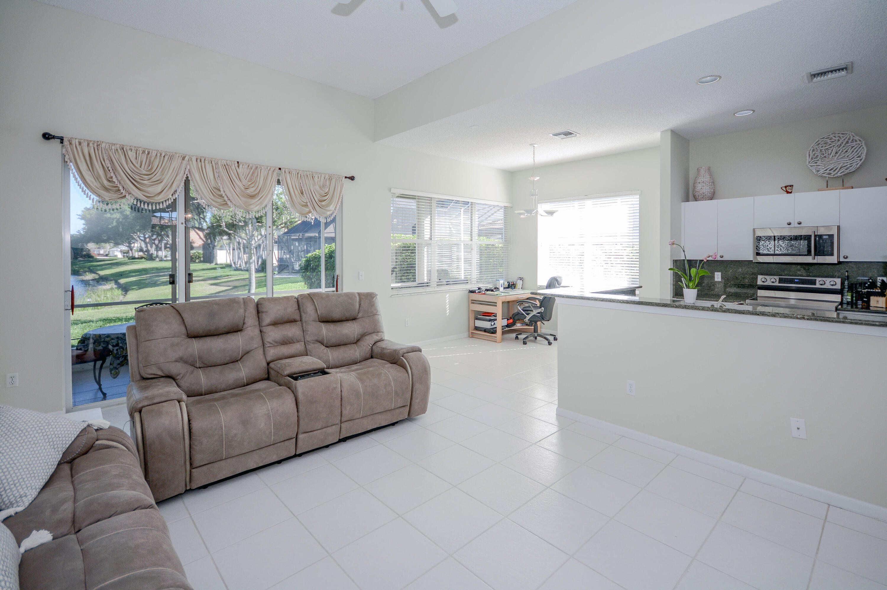 7745 Edinburough Lane