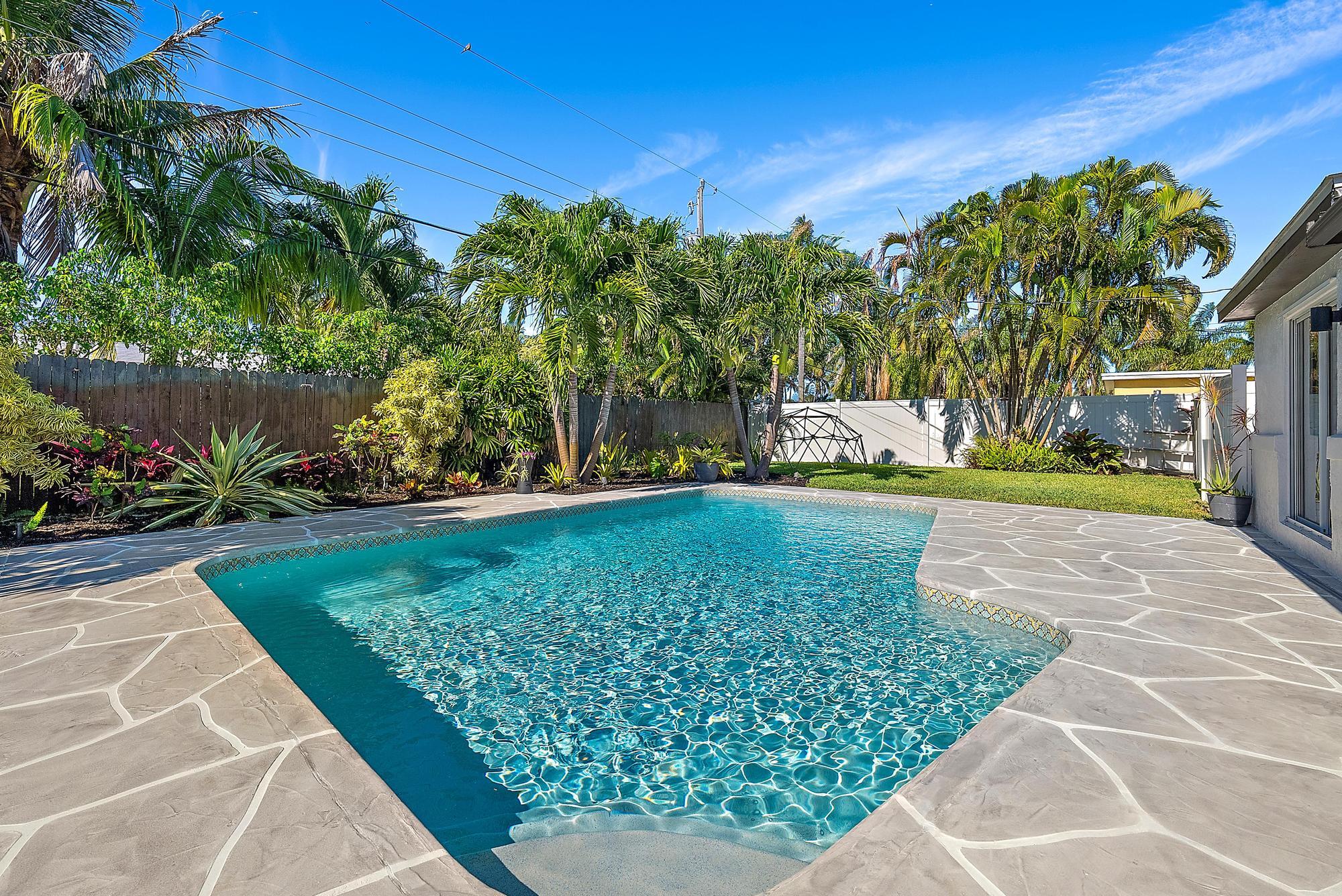 925 Lighthouse Drive