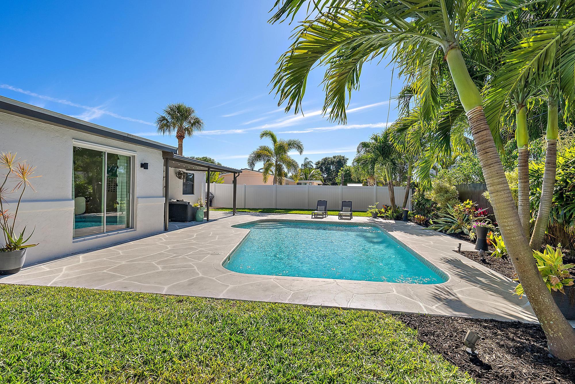 925 Lighthouse Drive