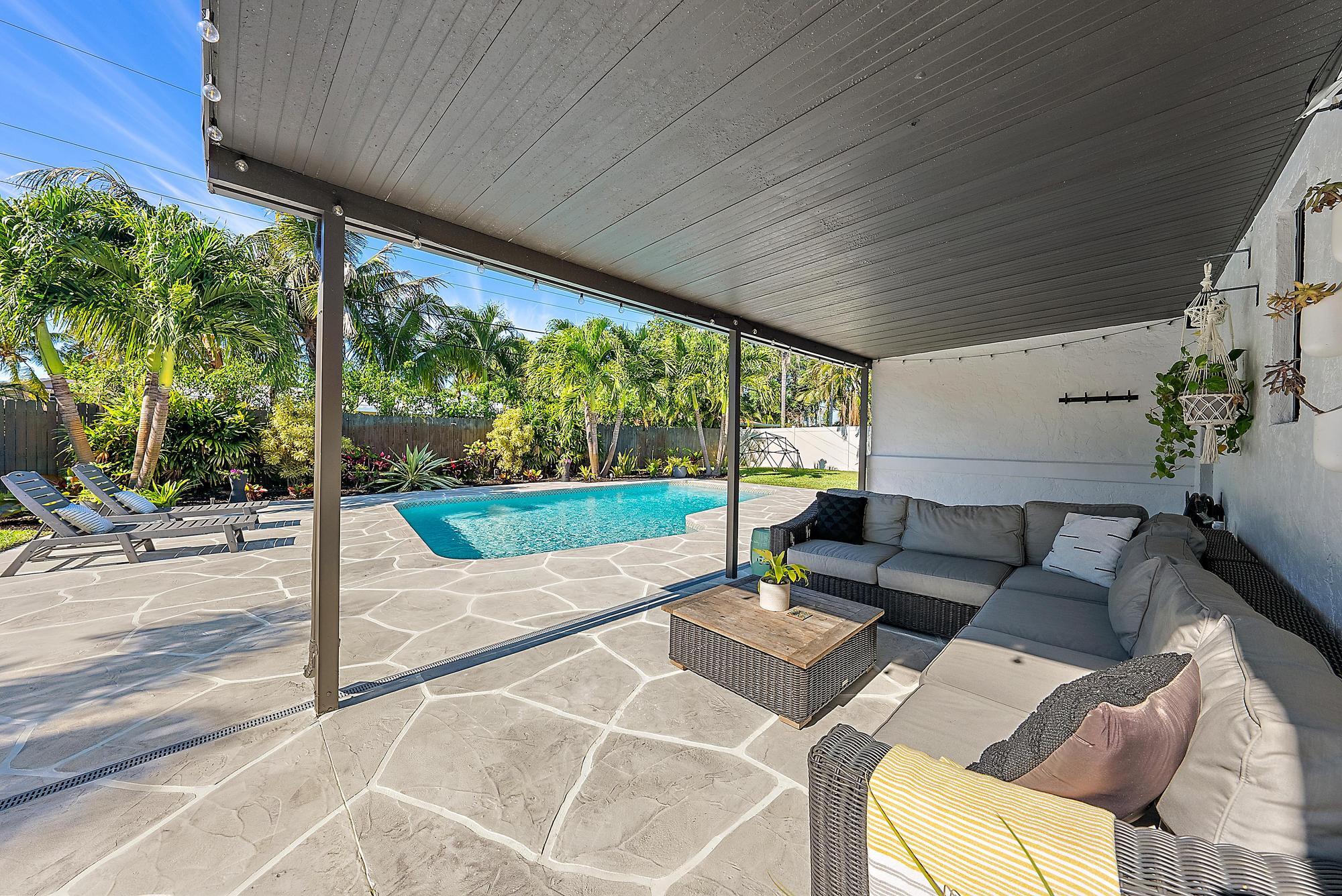 925 Lighthouse Drive
