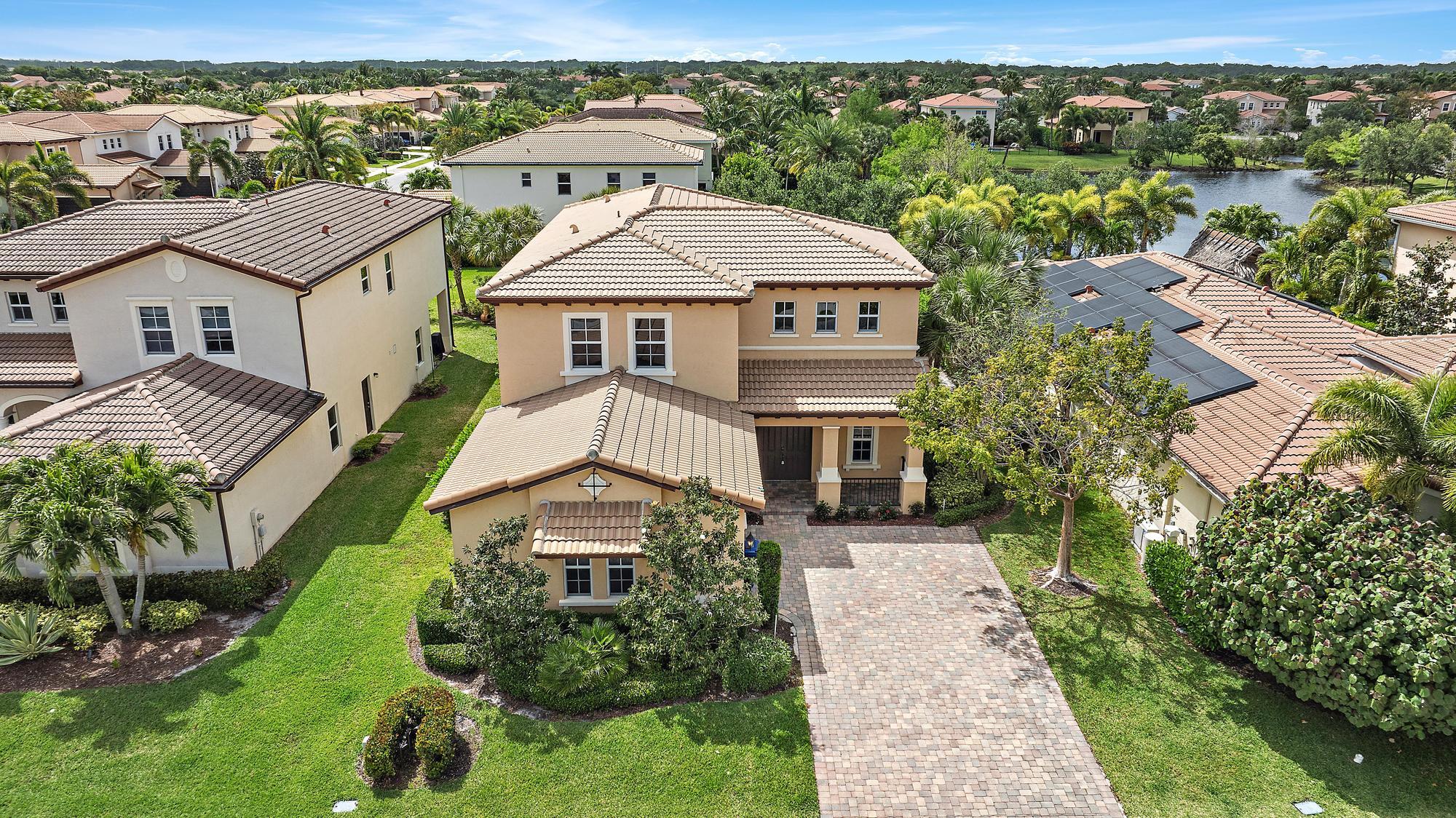 168 Rudder Cay Way