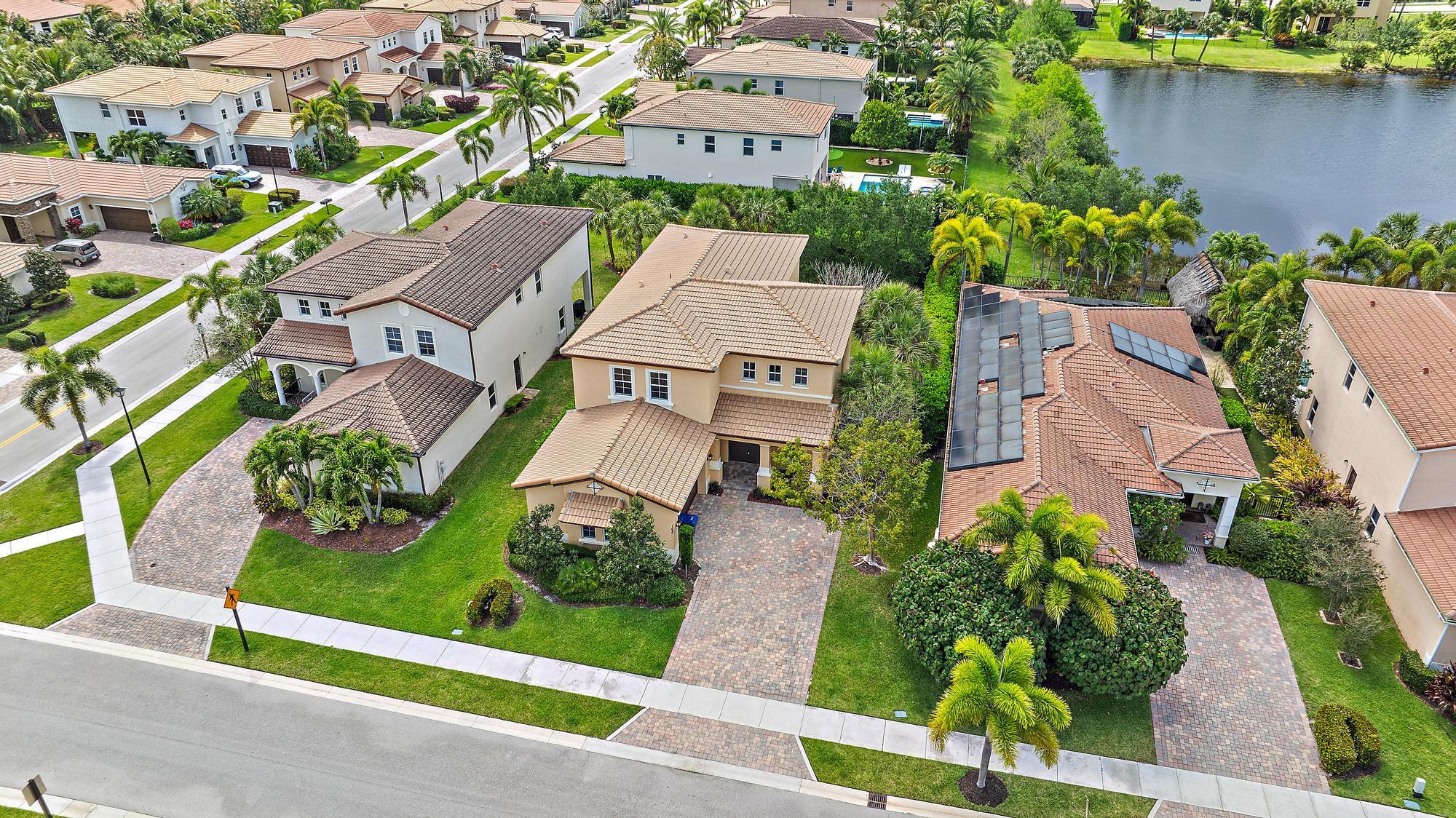 168 Rudder Cay Way