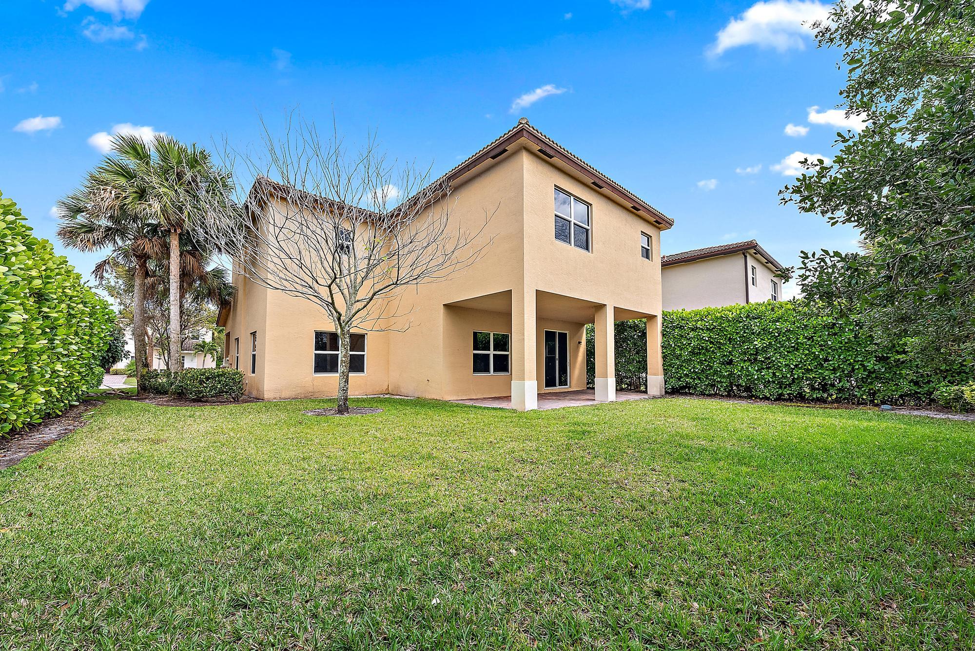 168 Rudder Cay Way