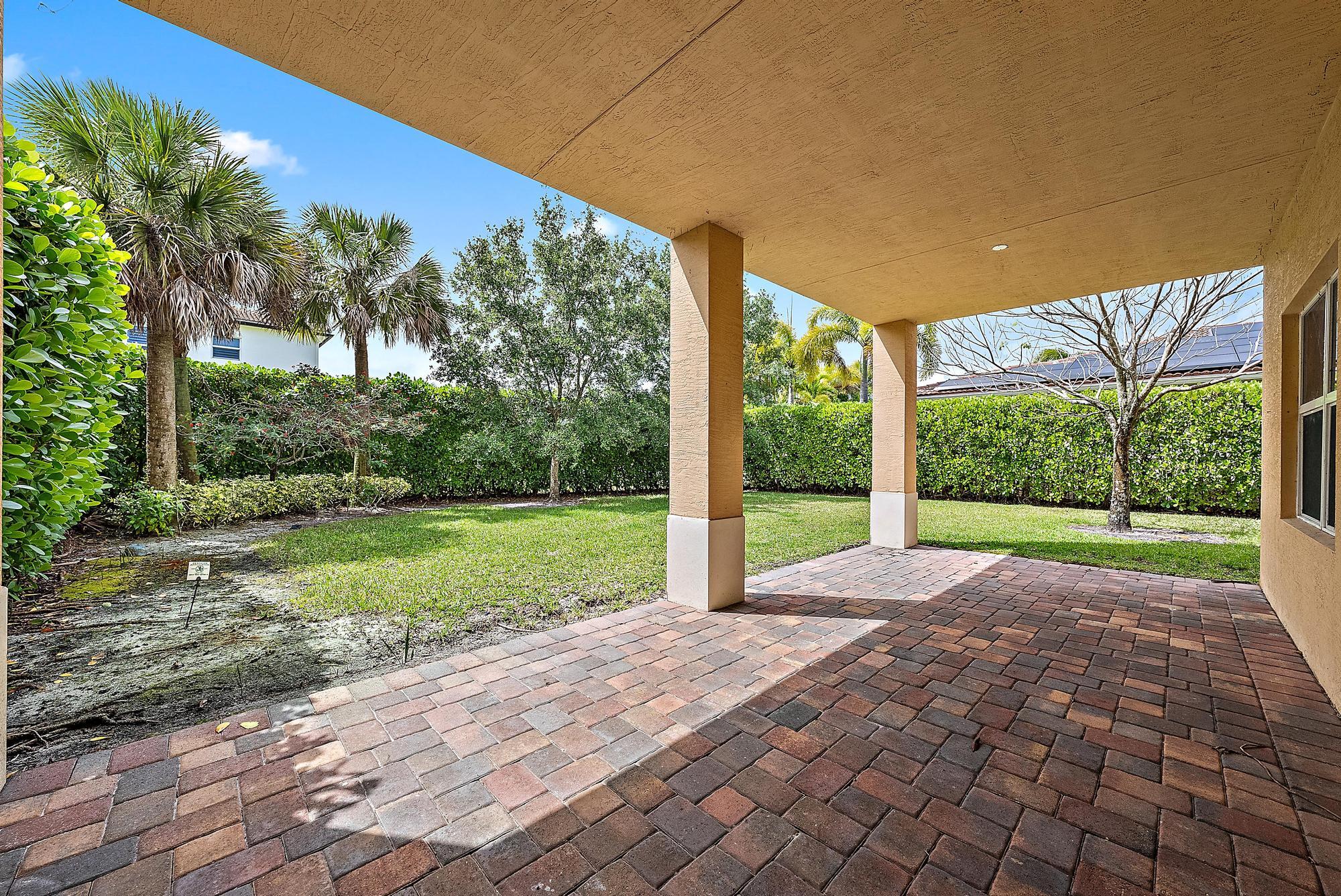 168 Rudder Cay Way