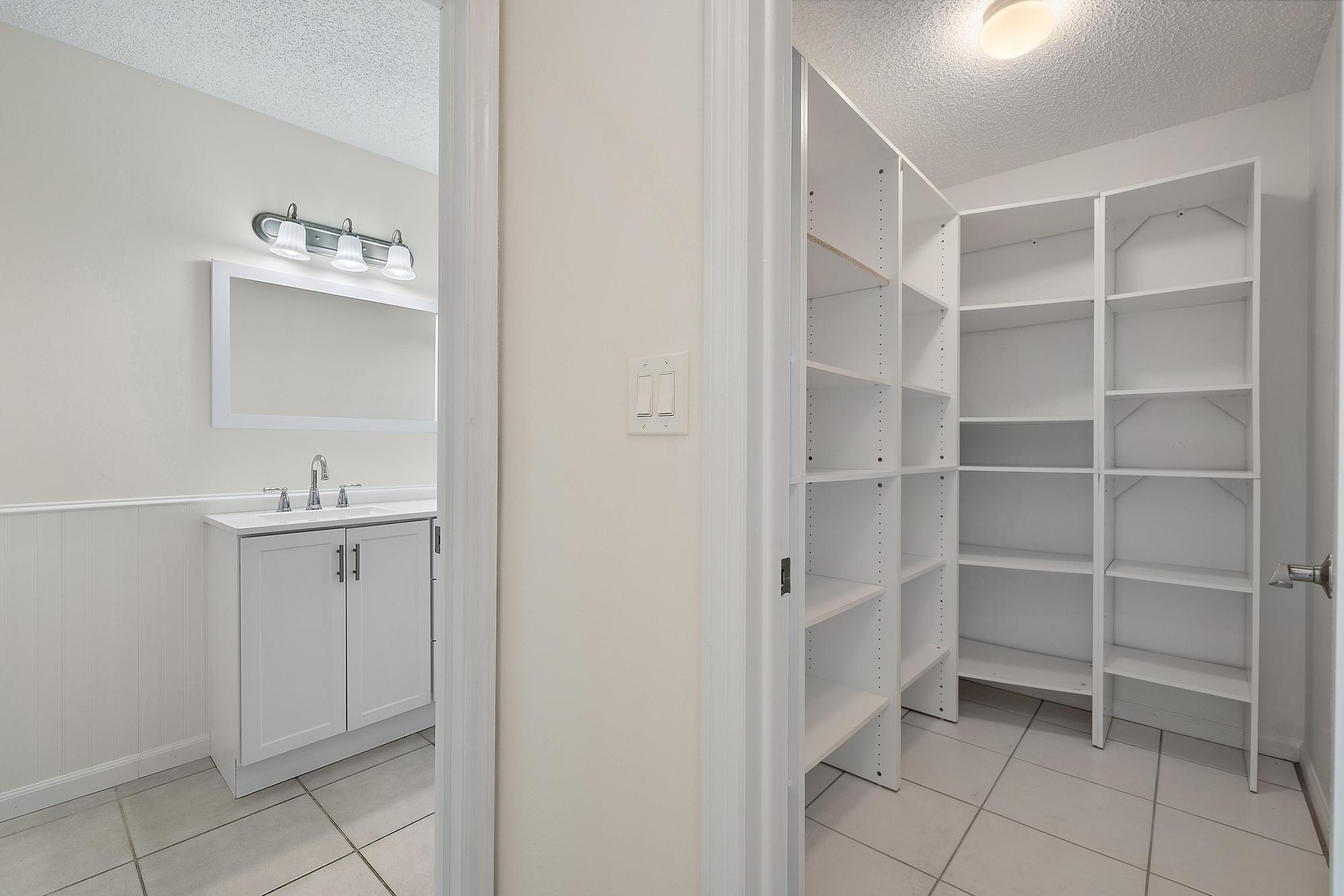 1109 Florentine Way