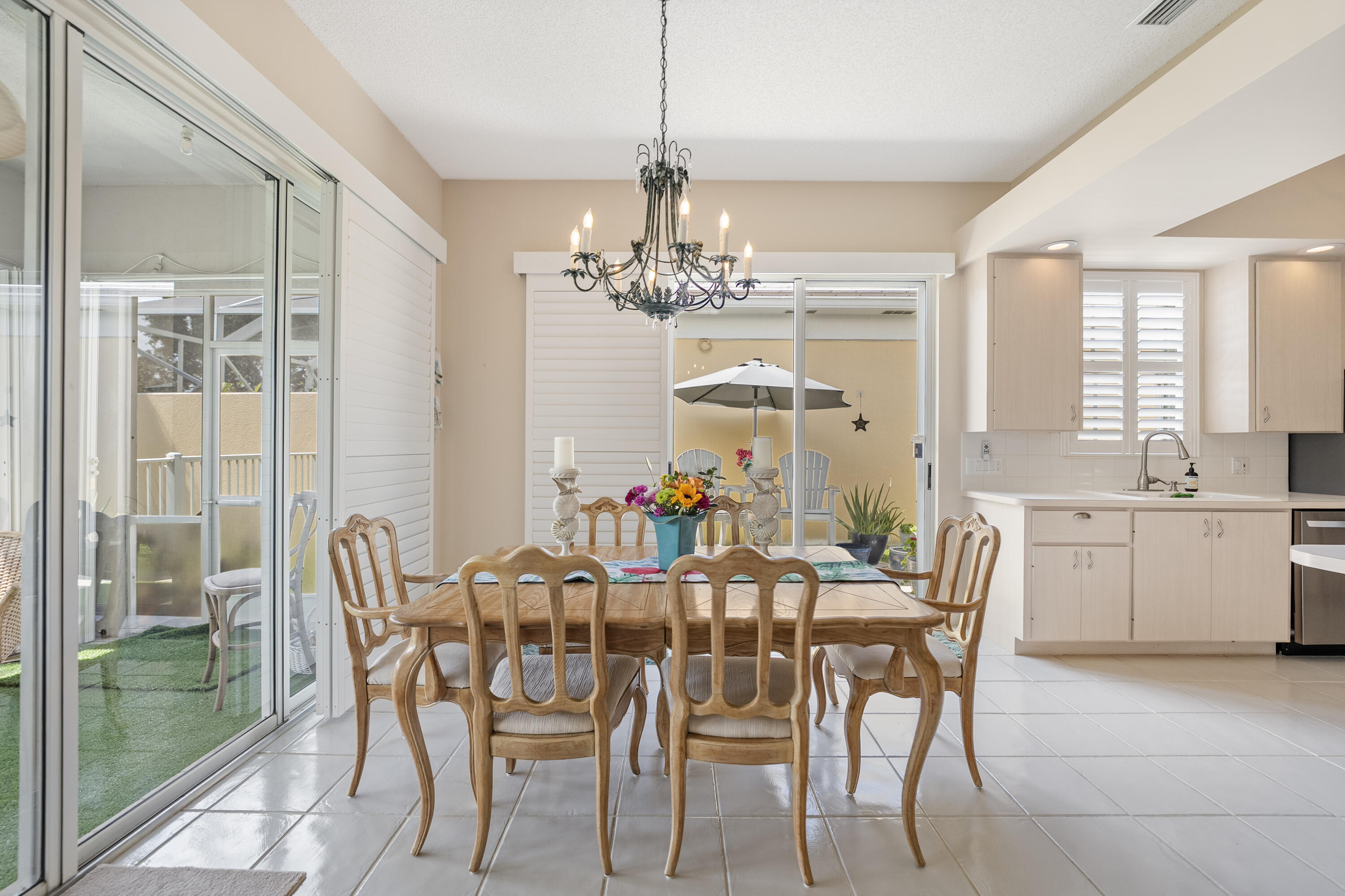 8483 Beaconhill Road