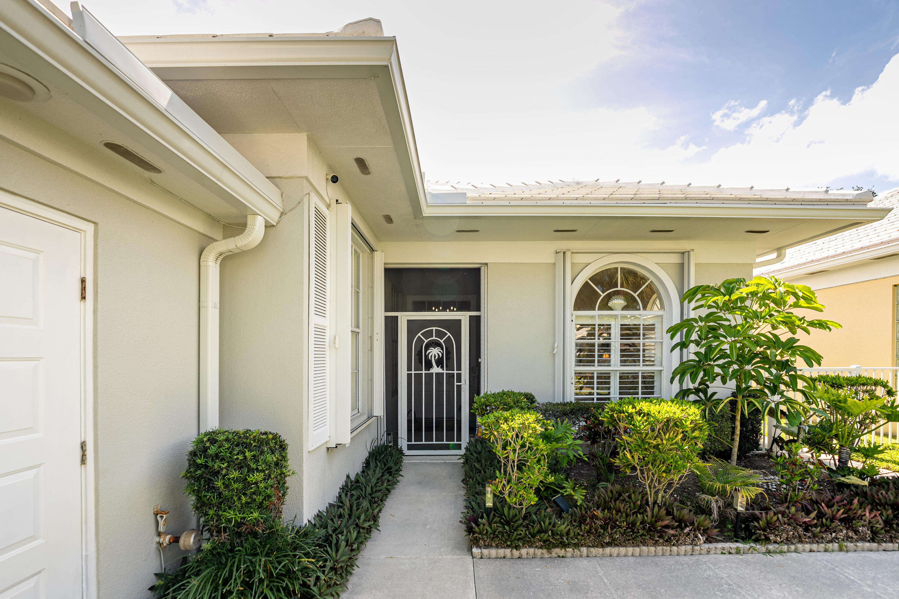 8483 Beaconhill Road