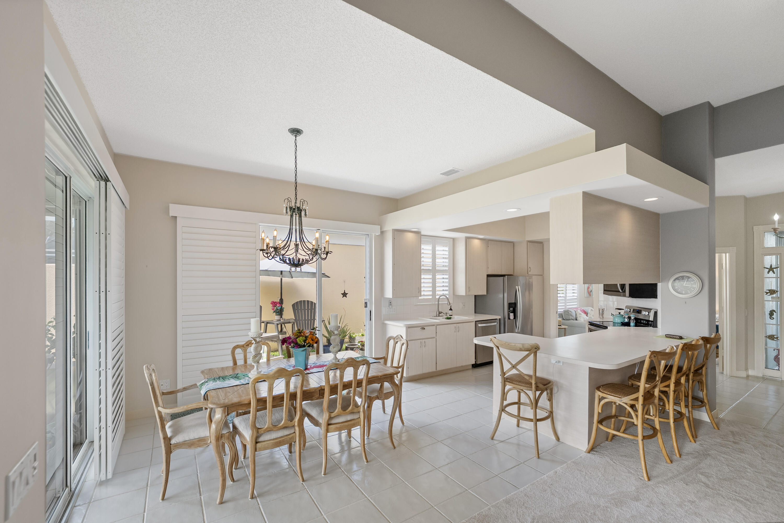 8483 Beaconhill Road