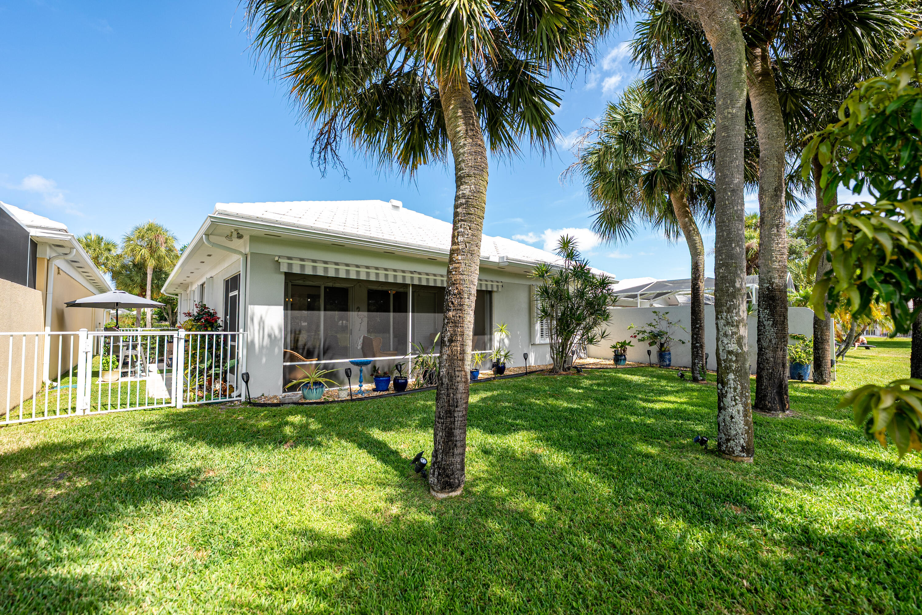 8483 Beaconhill Road