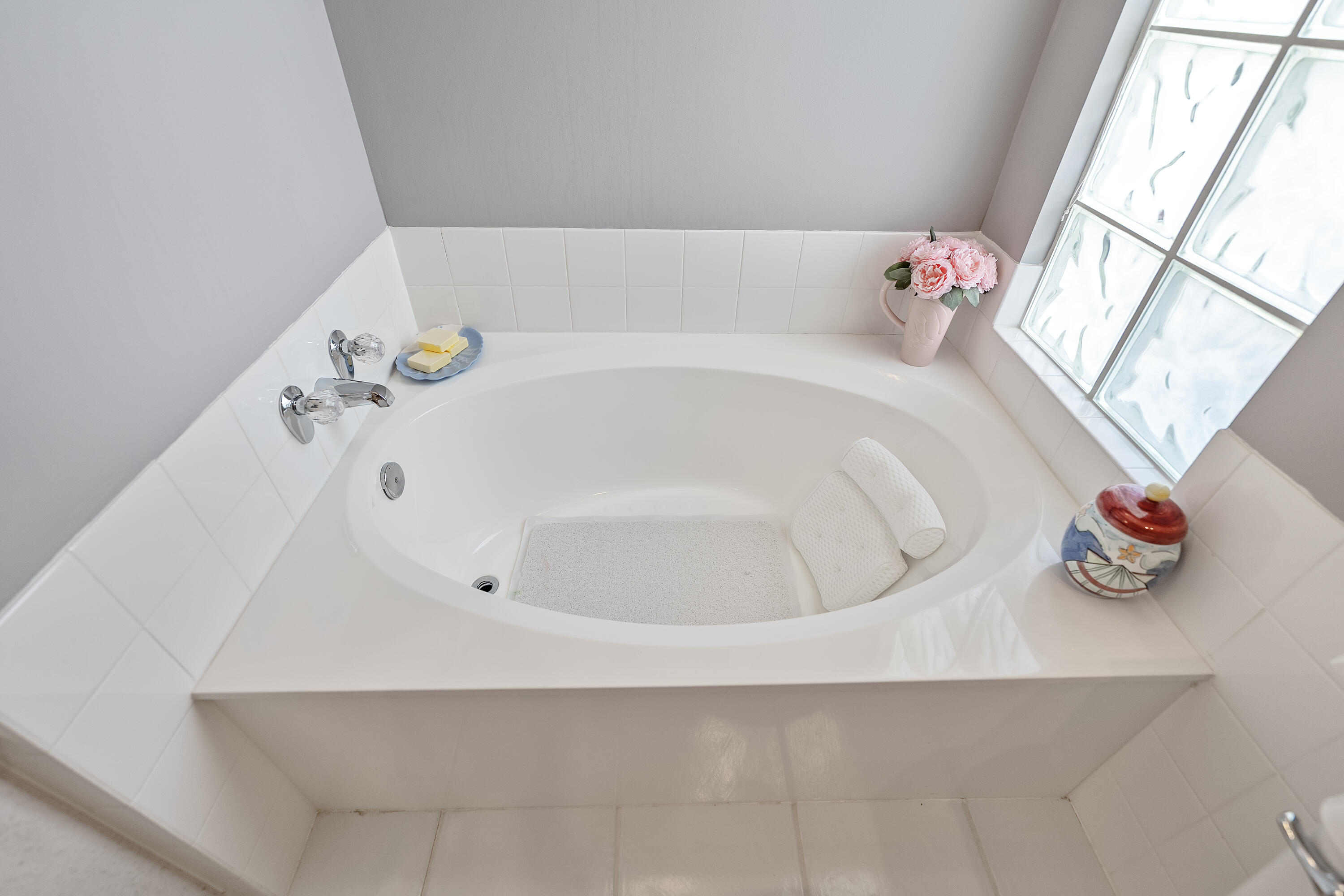 8483 Beaconhill Road