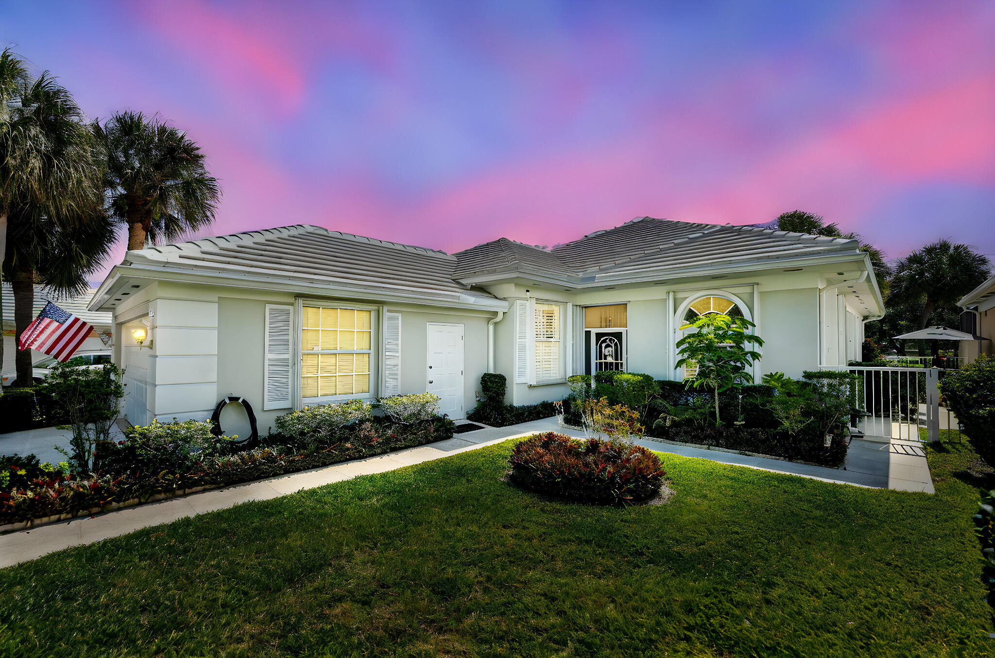 8483 Beaconhill Road