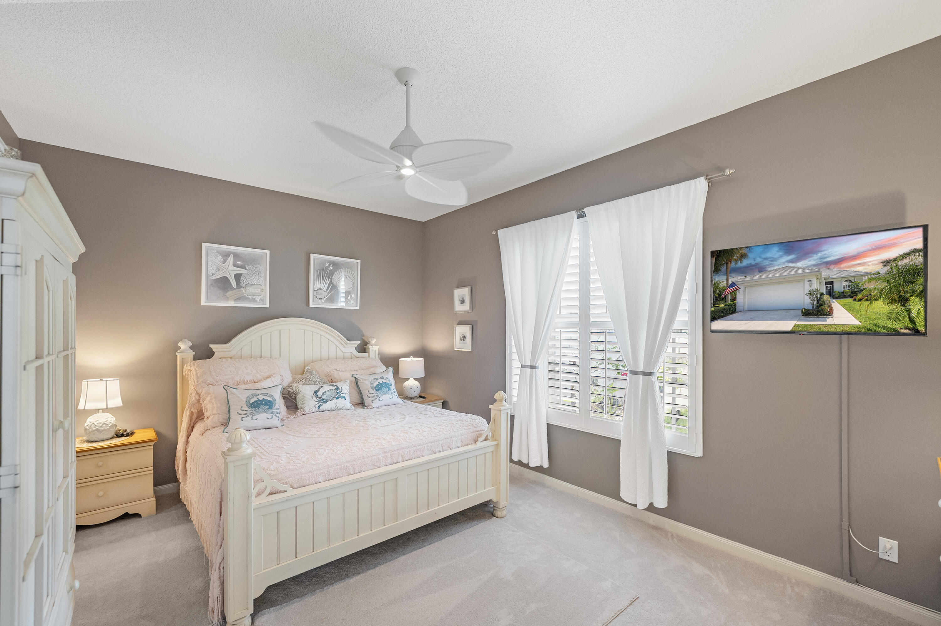 8483 Beaconhill Road