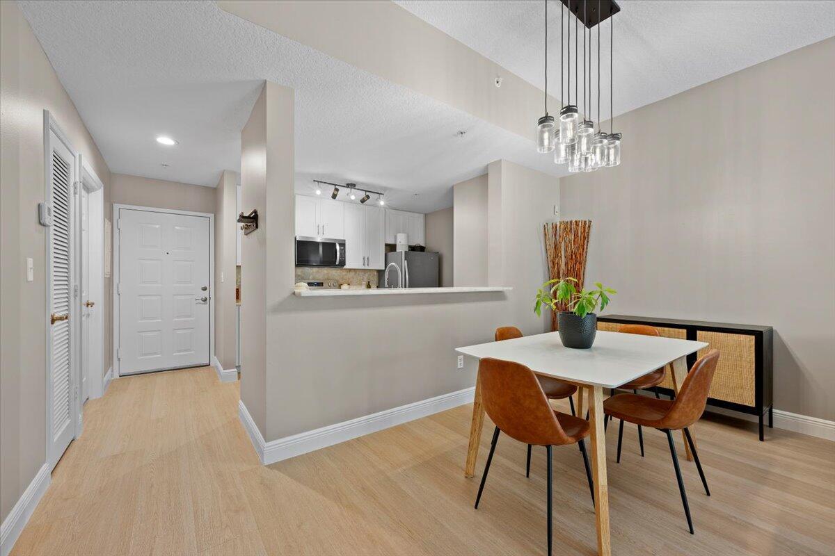 1155 Main Street 207