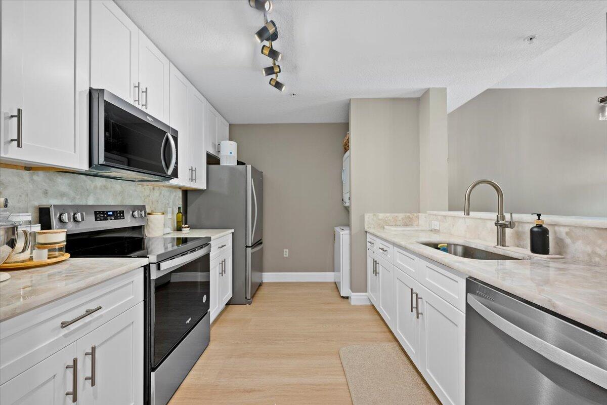 1155 Main Street 207