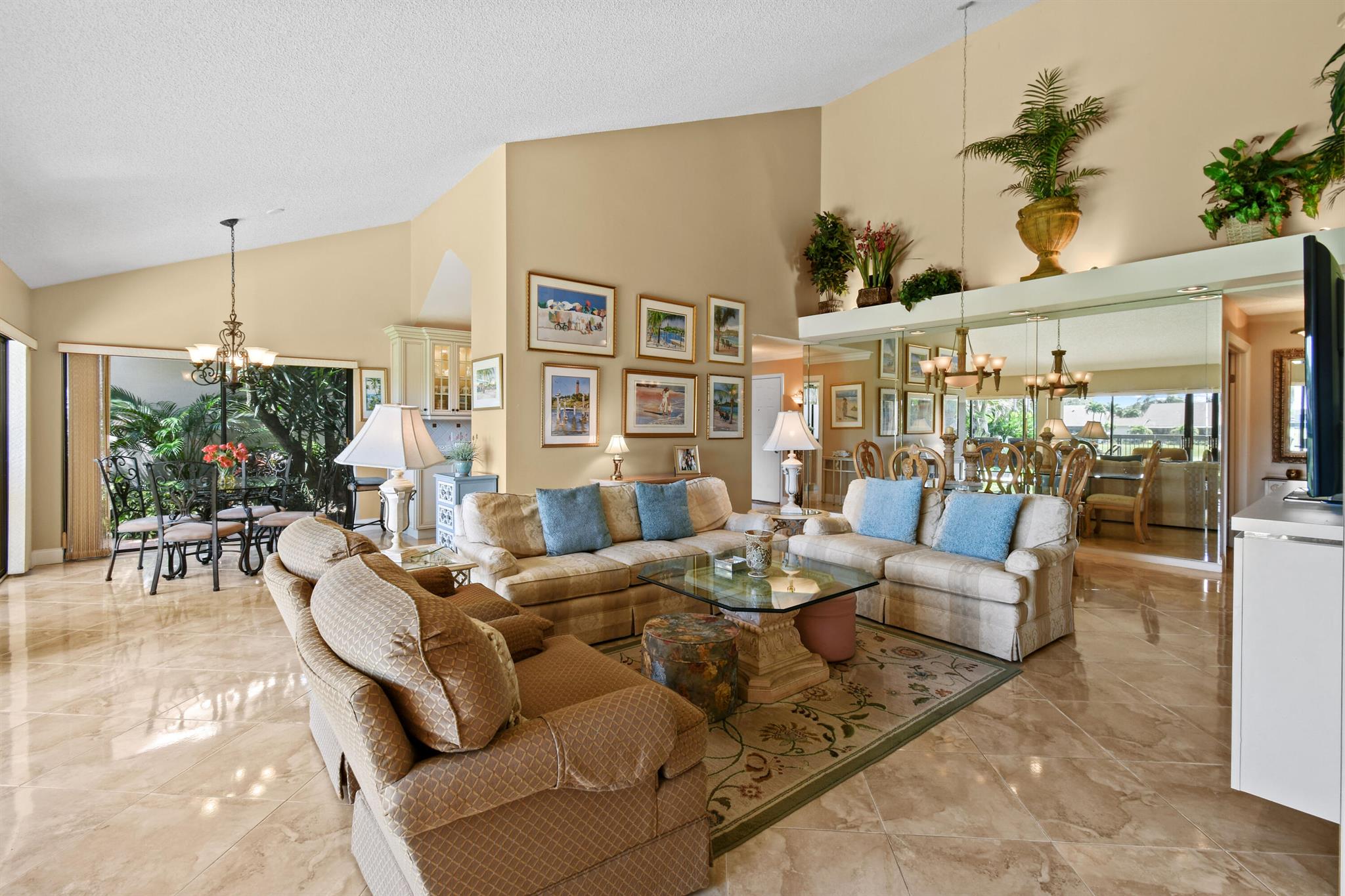 214 E River Park Drive E