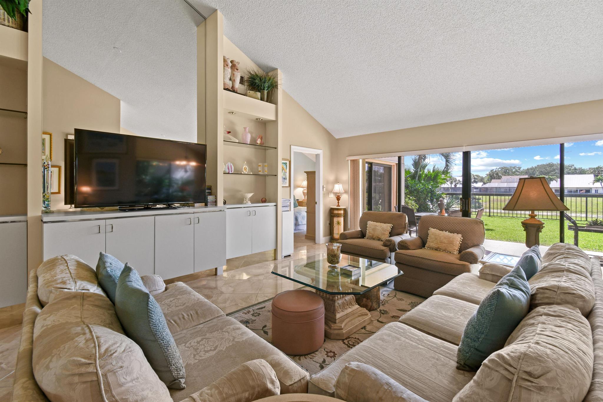 214 E River Park Drive E