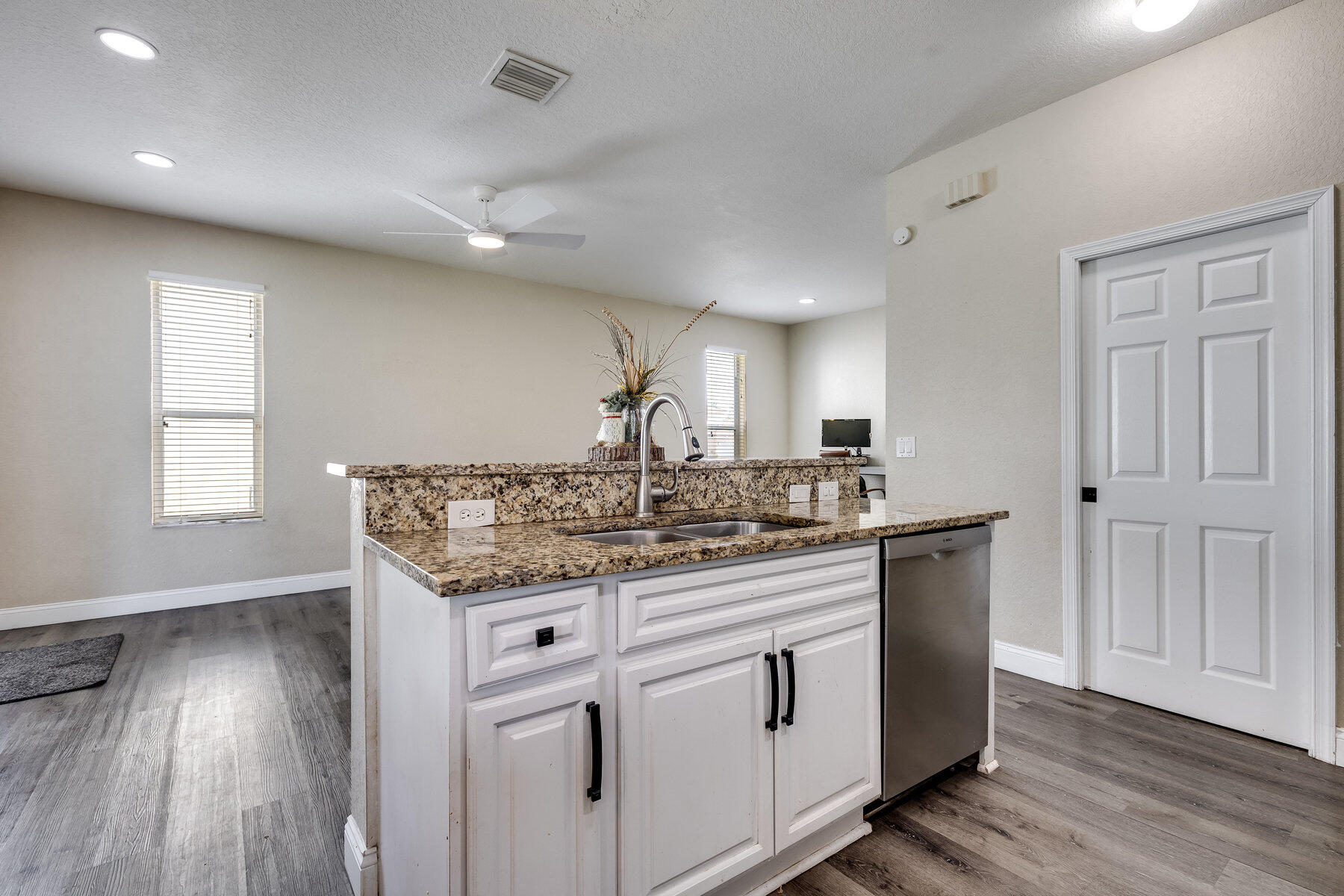 6578 Spring Meadow Drive