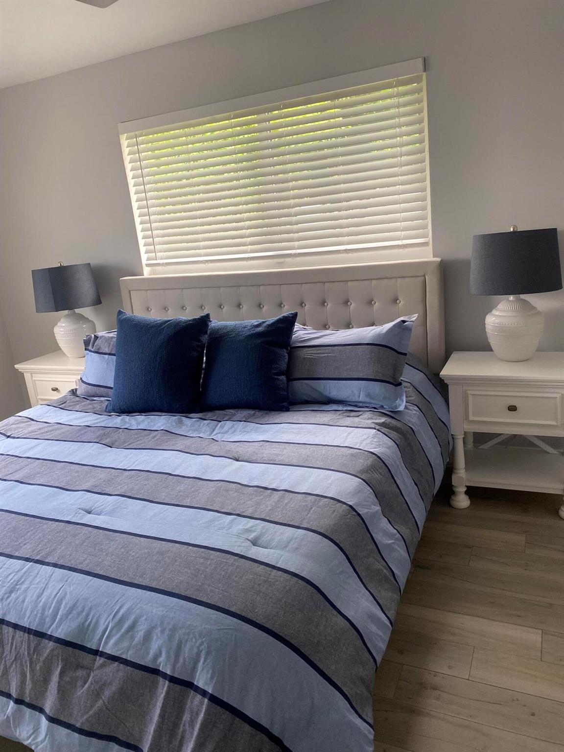 5111 NE 27th Terrace NE