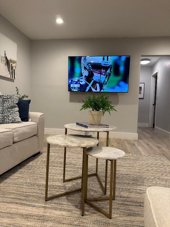 5111 NE 27th Terrace NE