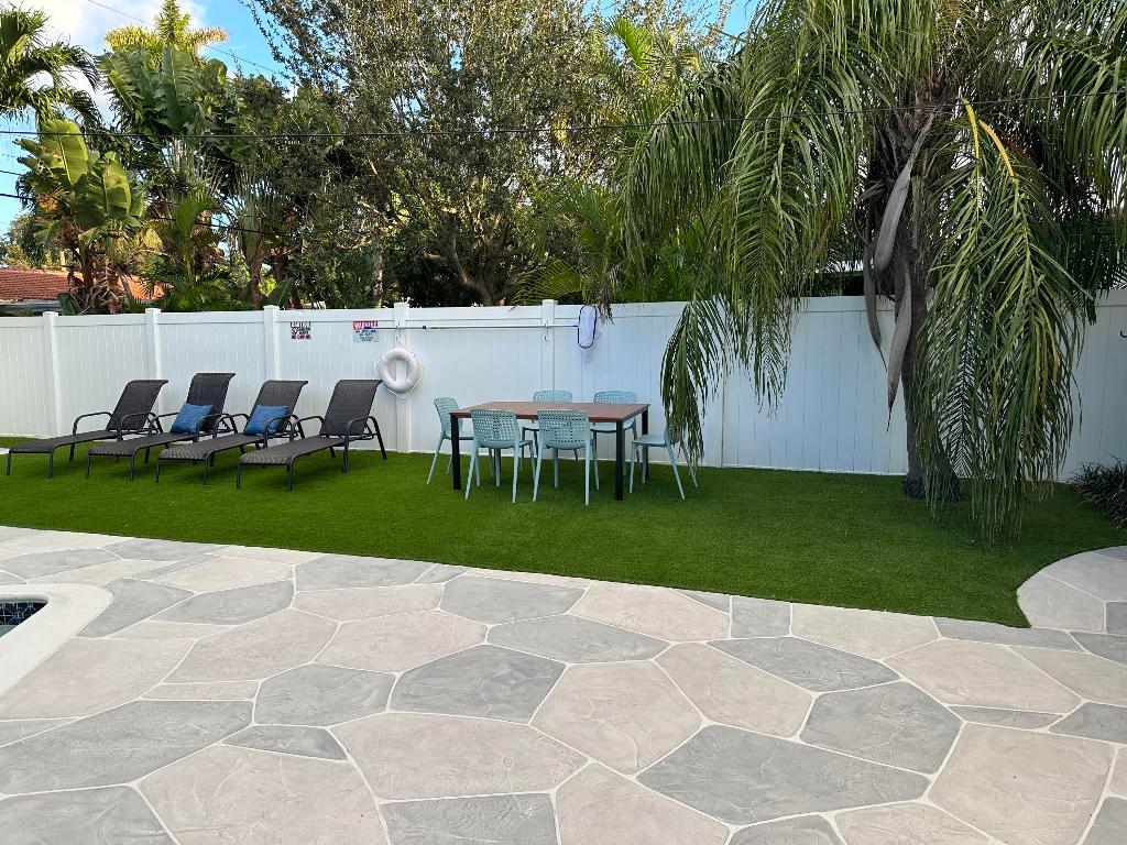 5111 NE 27th Terrace NE