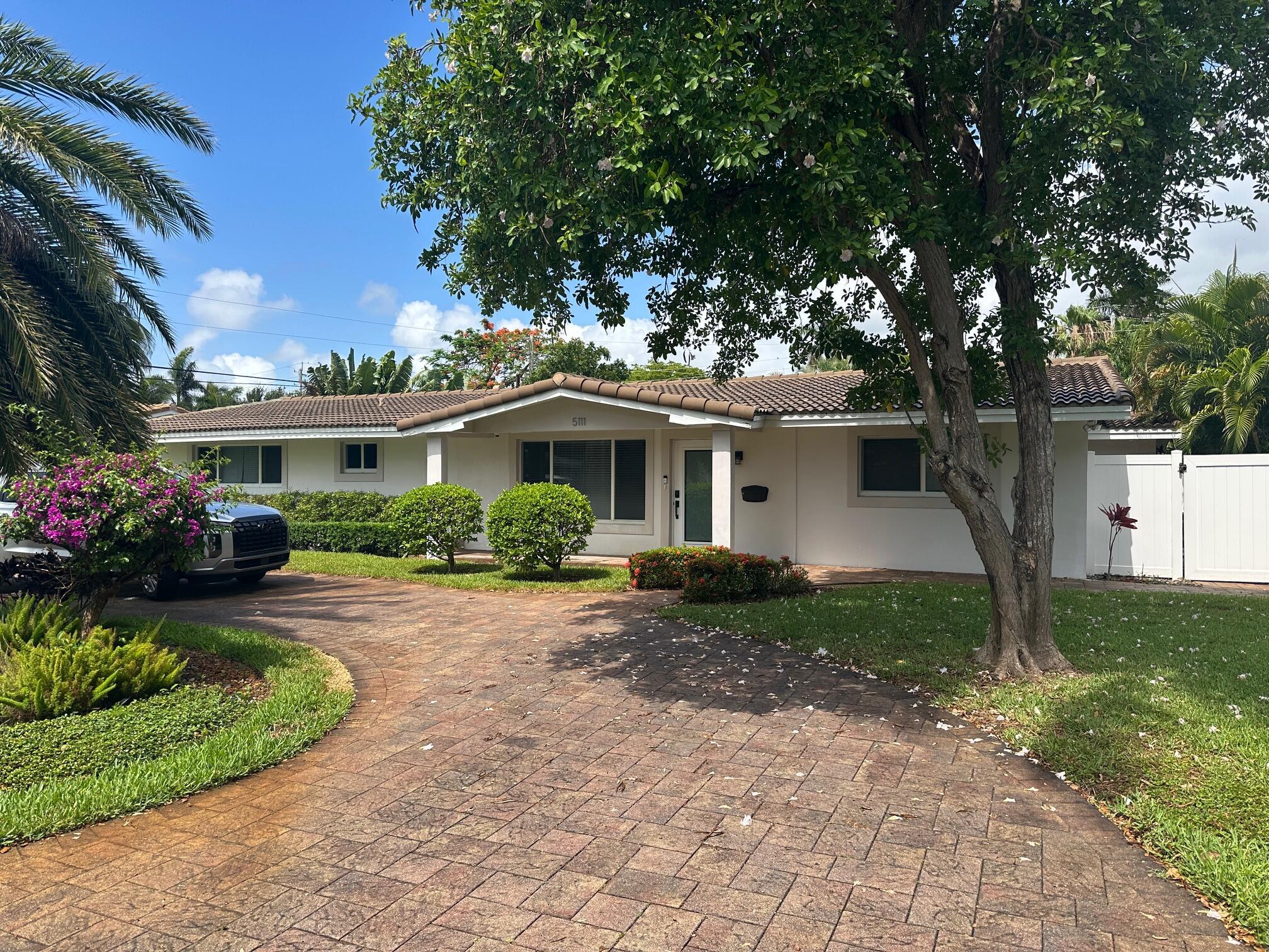 5111 NE 27th Terrace NE