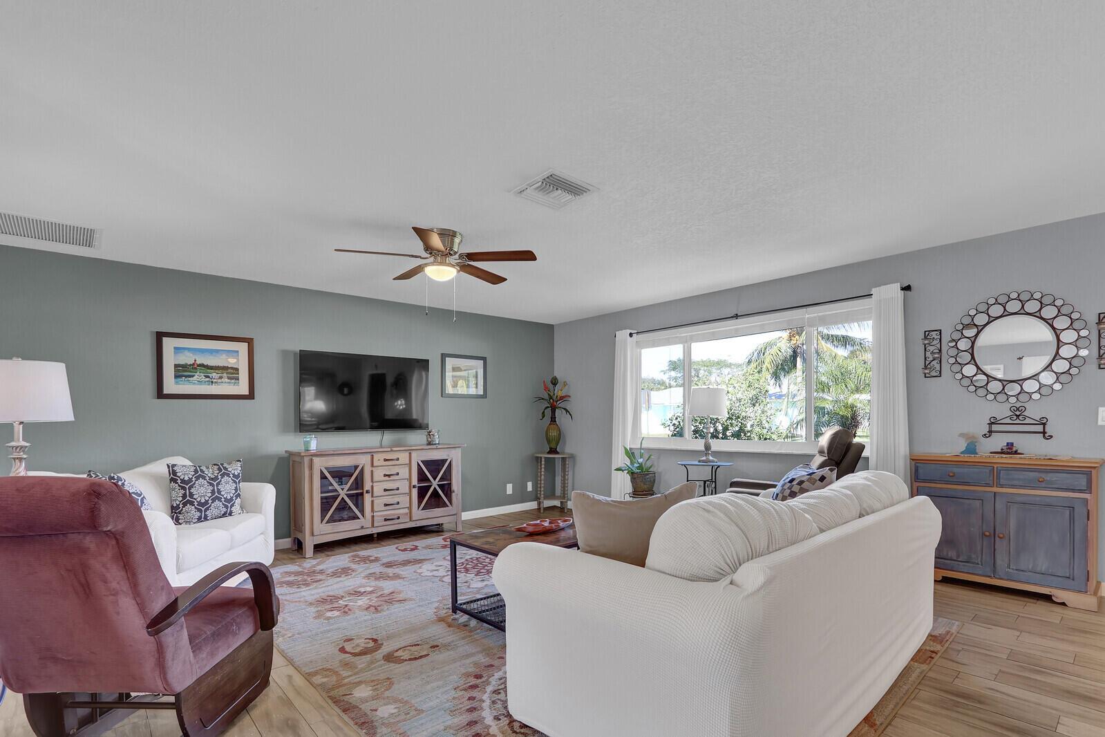 372 Franklin Road