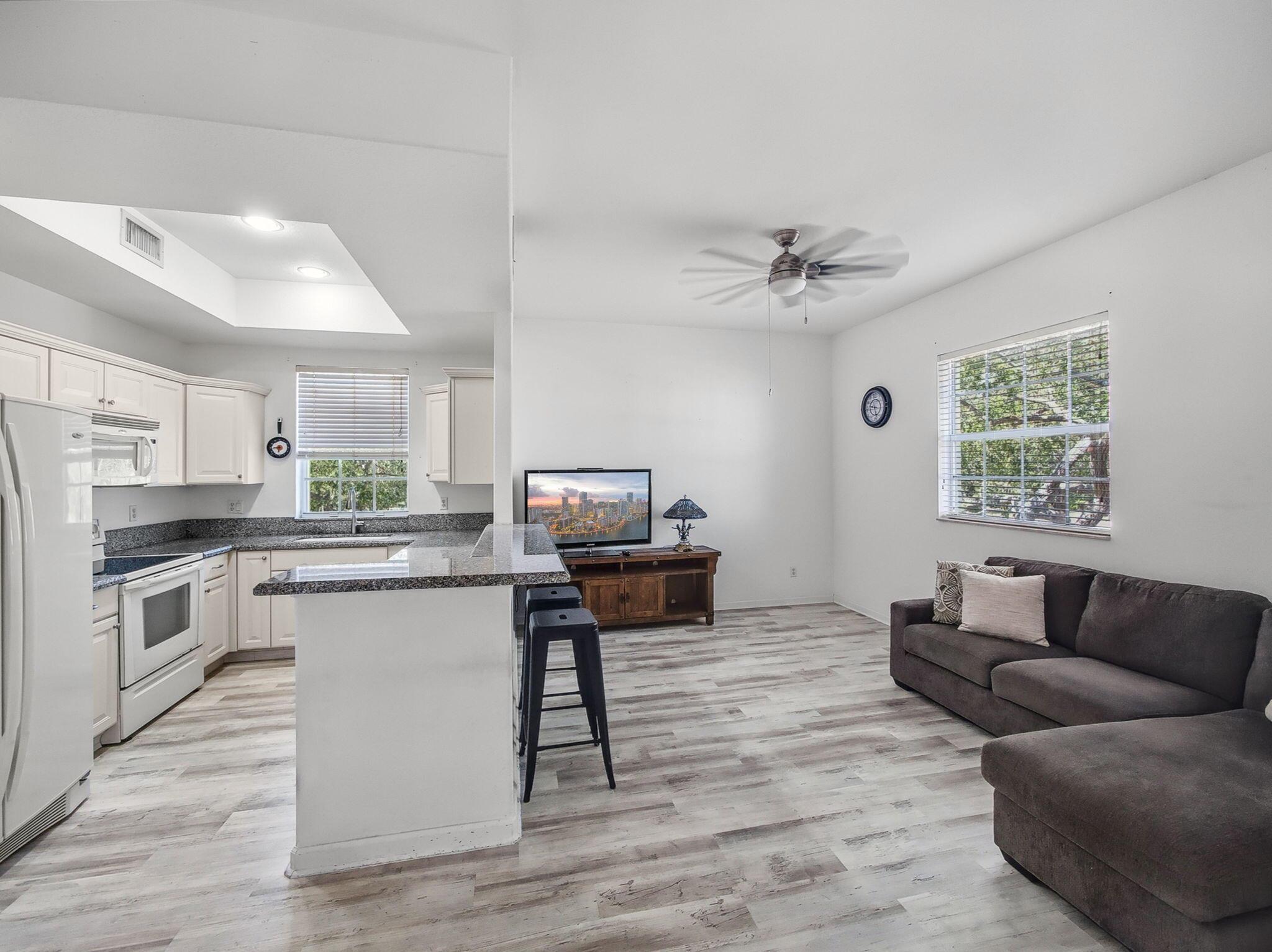 10520 SW Stephanie Way 2-202