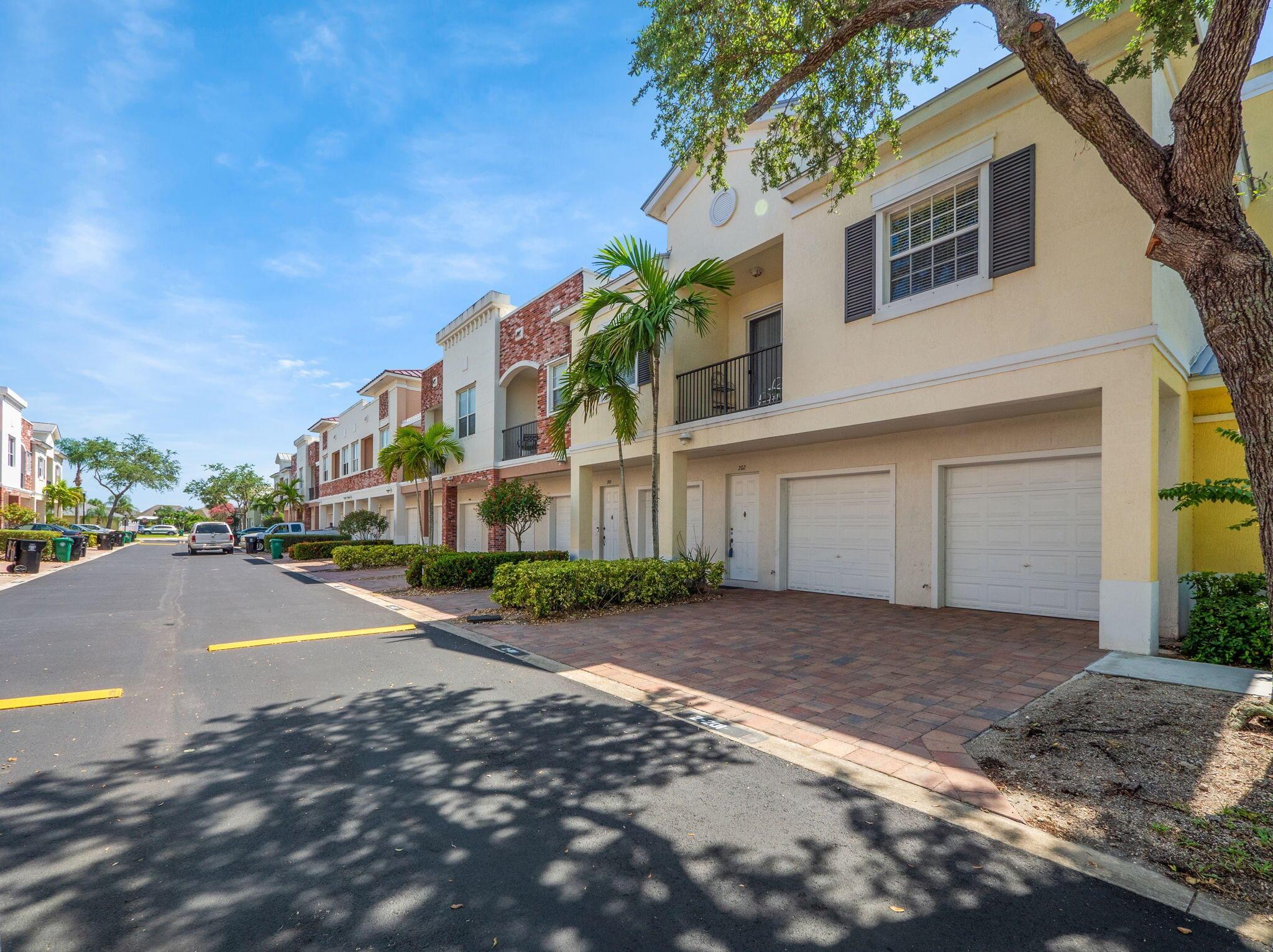 10520 SW Stephanie Way 2-202