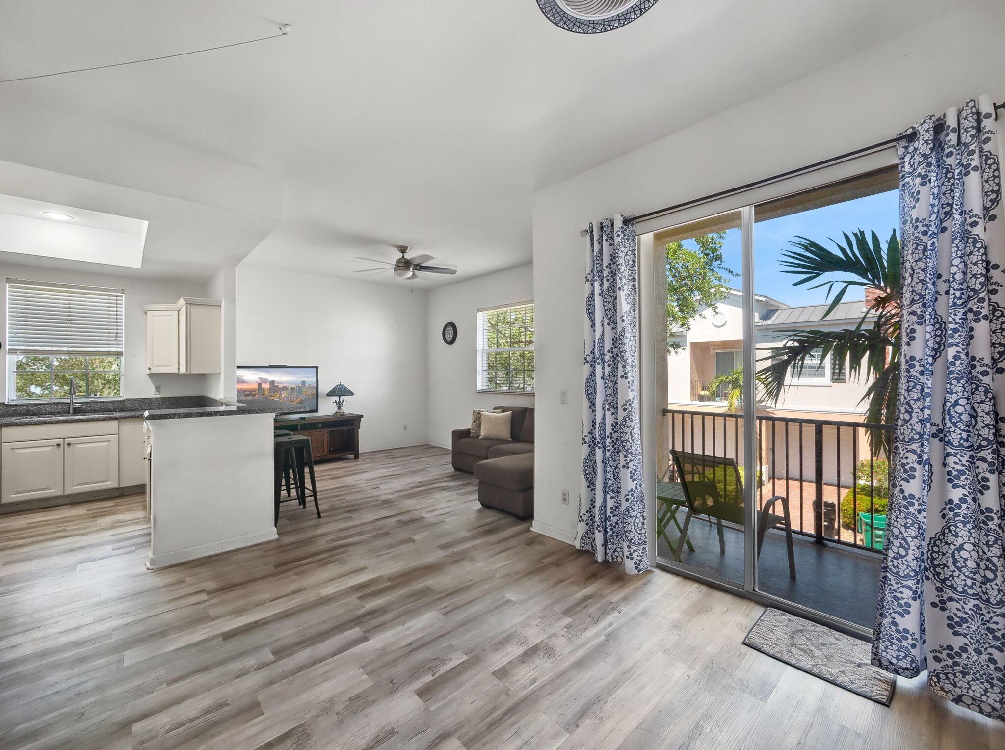 10520 SW Stephanie Way 2-202