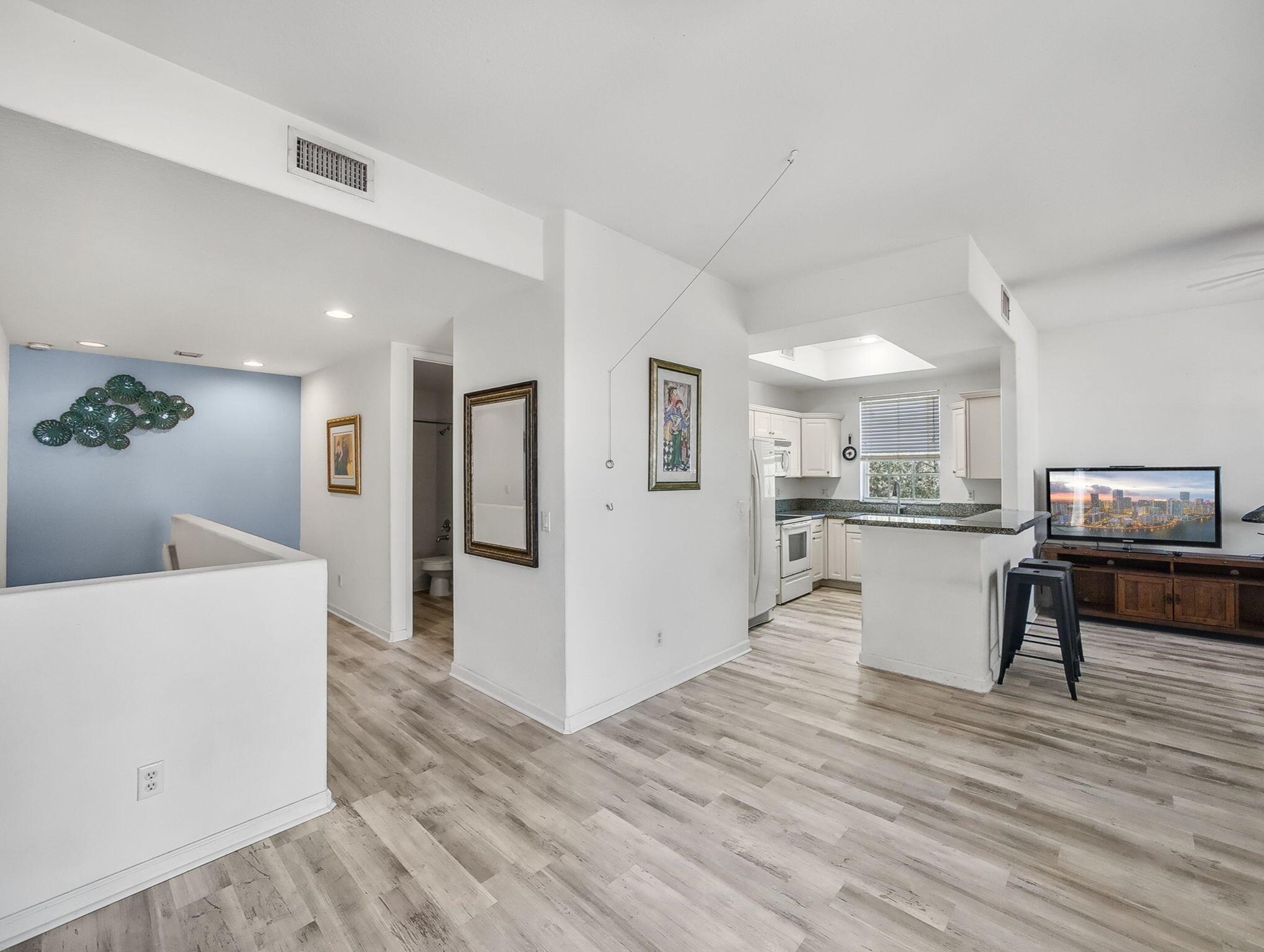 10520 SW Stephanie Way 2-202