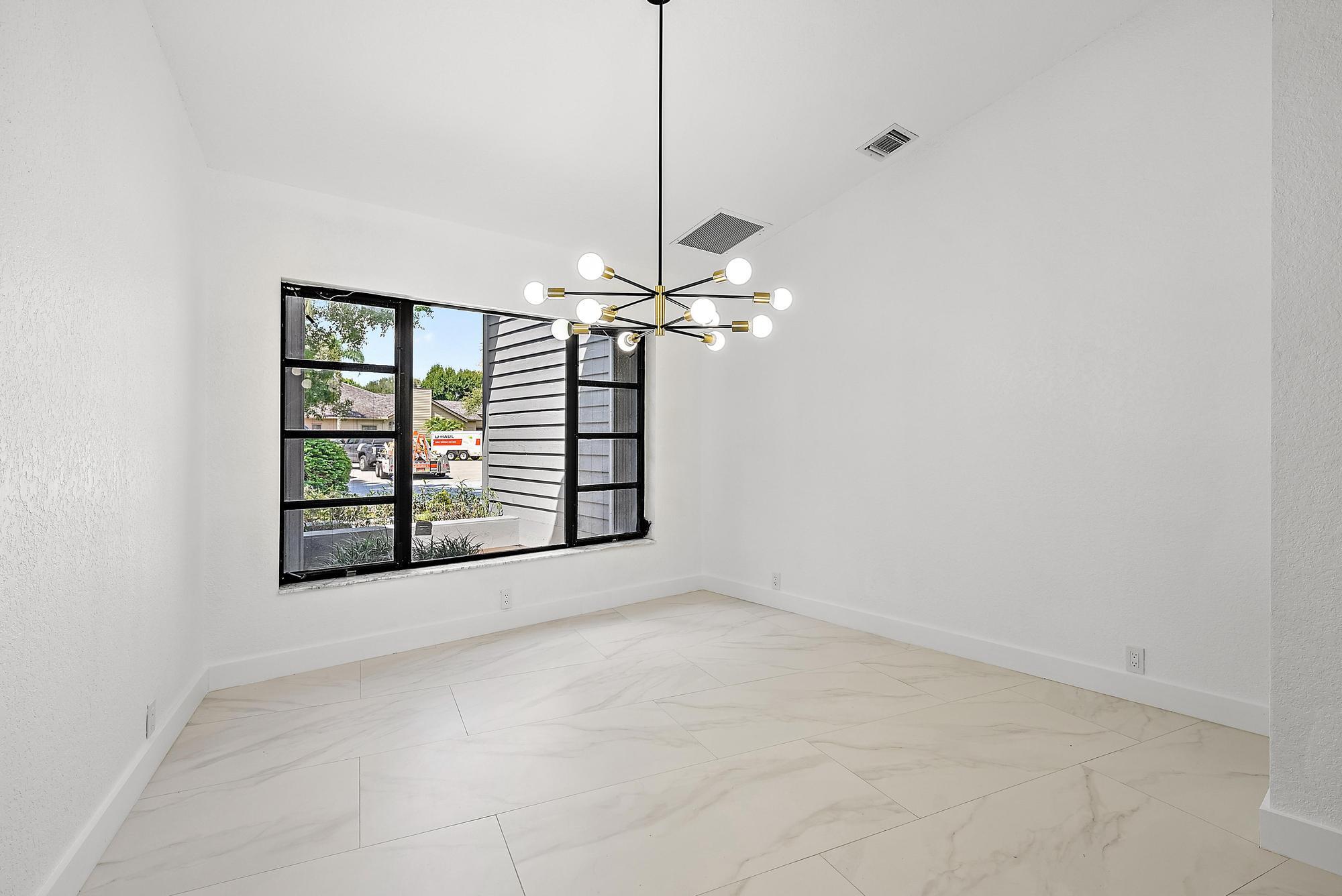 18 Glencairn Road