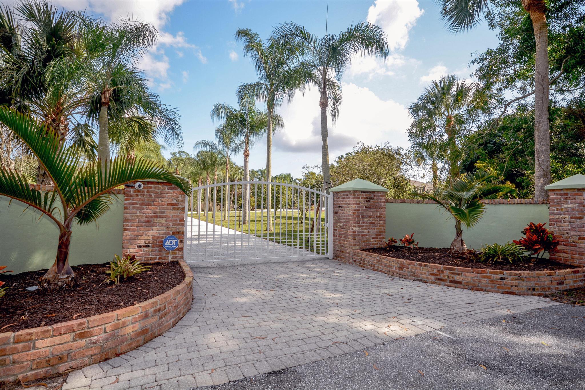 10534 Dogwood Trail