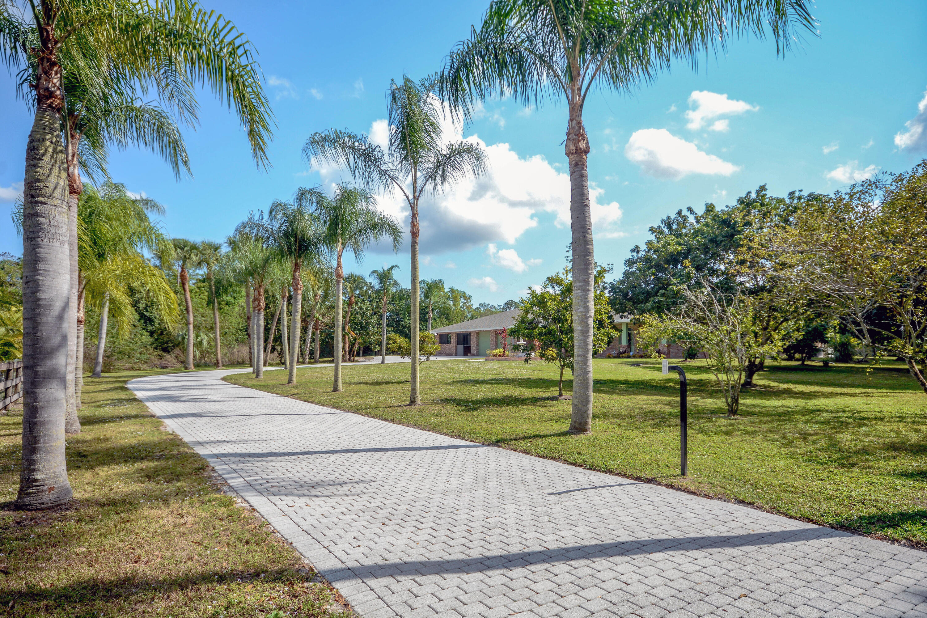 10534 Dogwood Trail