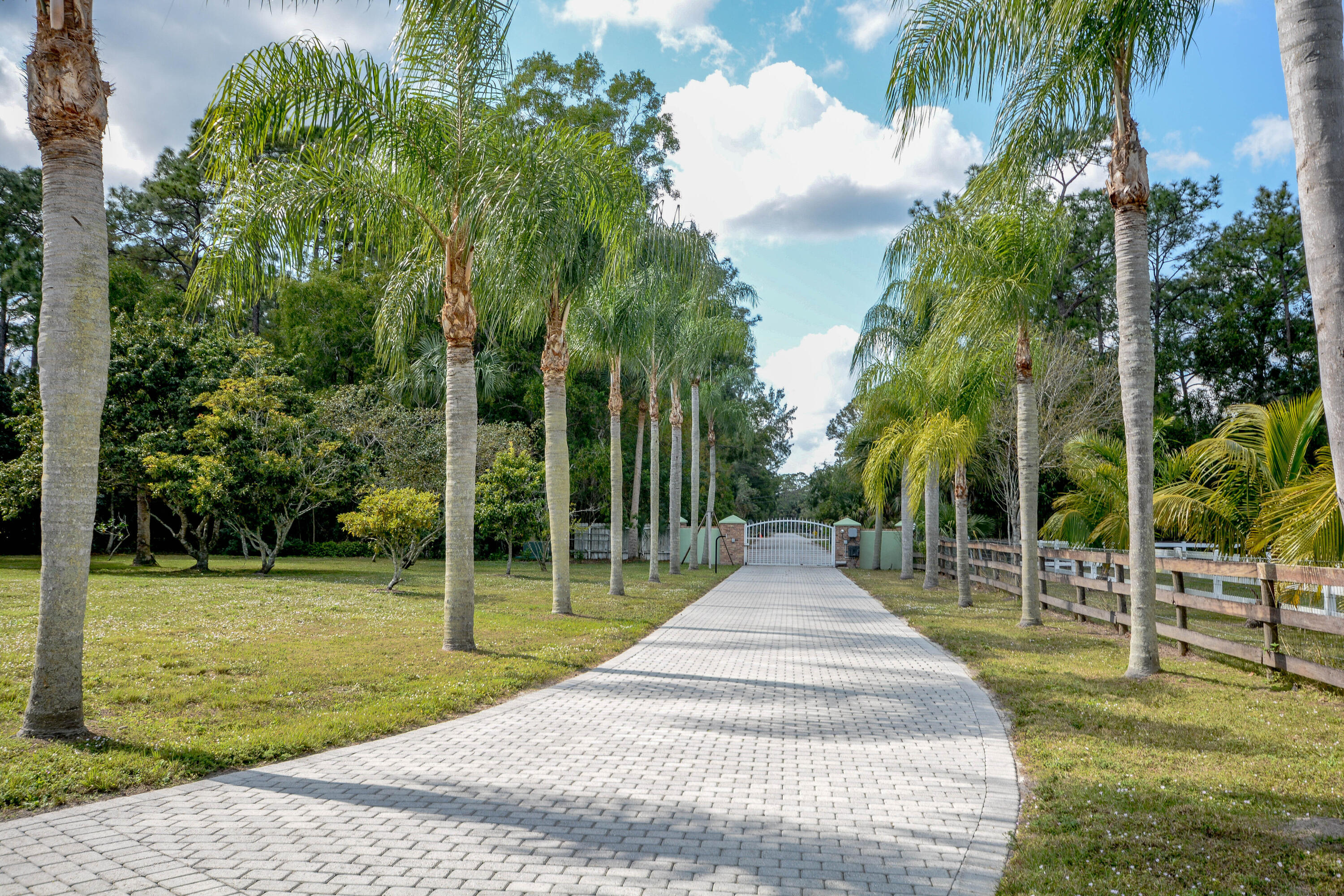 10534 Dogwood Trail