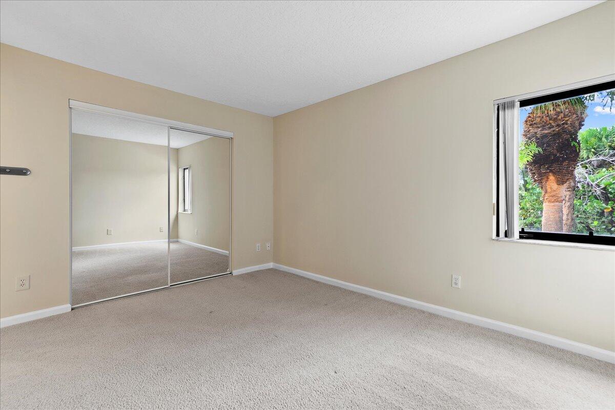 41 Uno Lago Drive