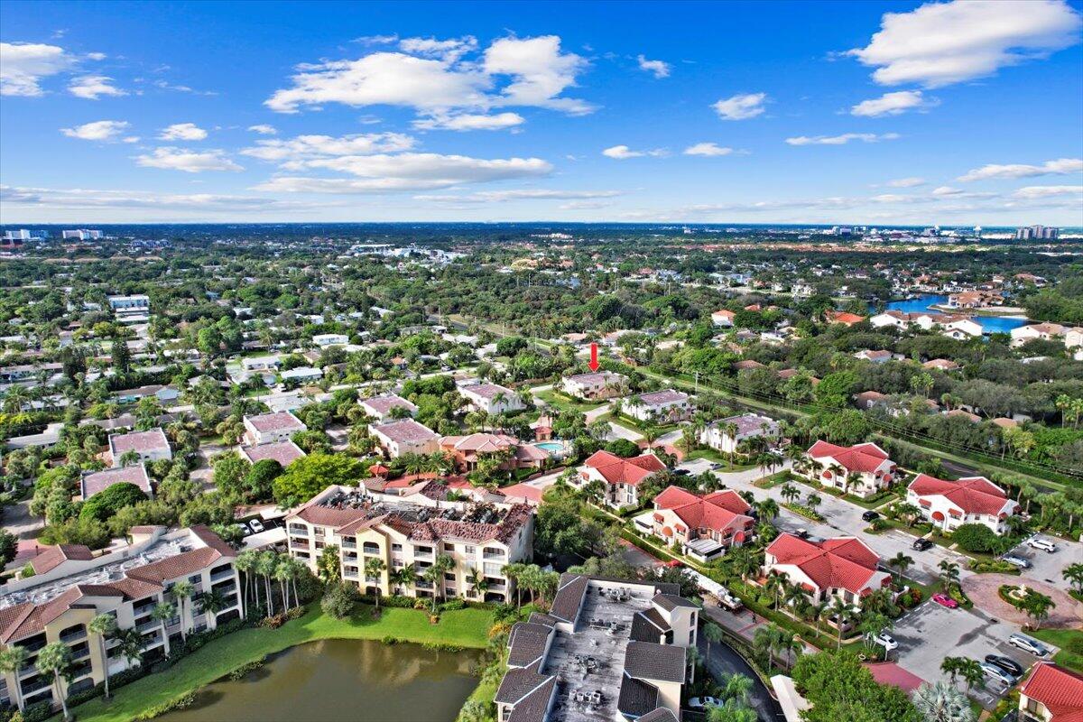 41 Uno Lago Drive