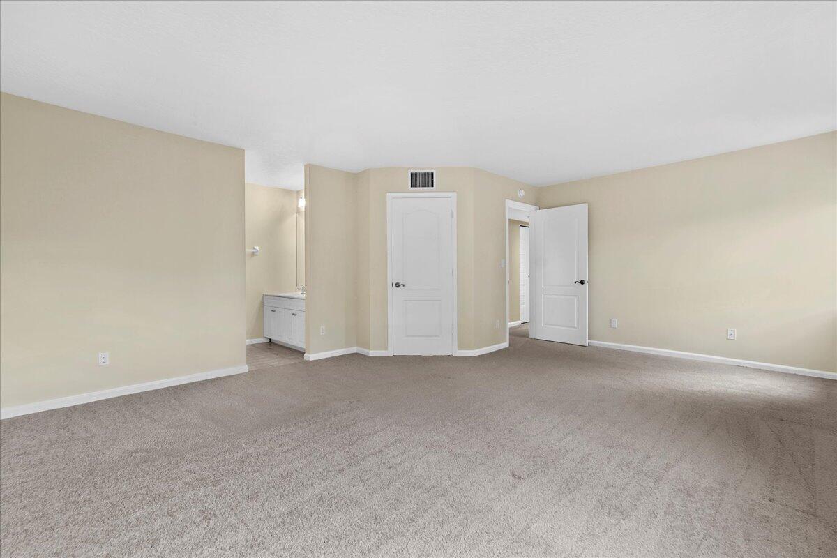 41 Uno Lago Drive