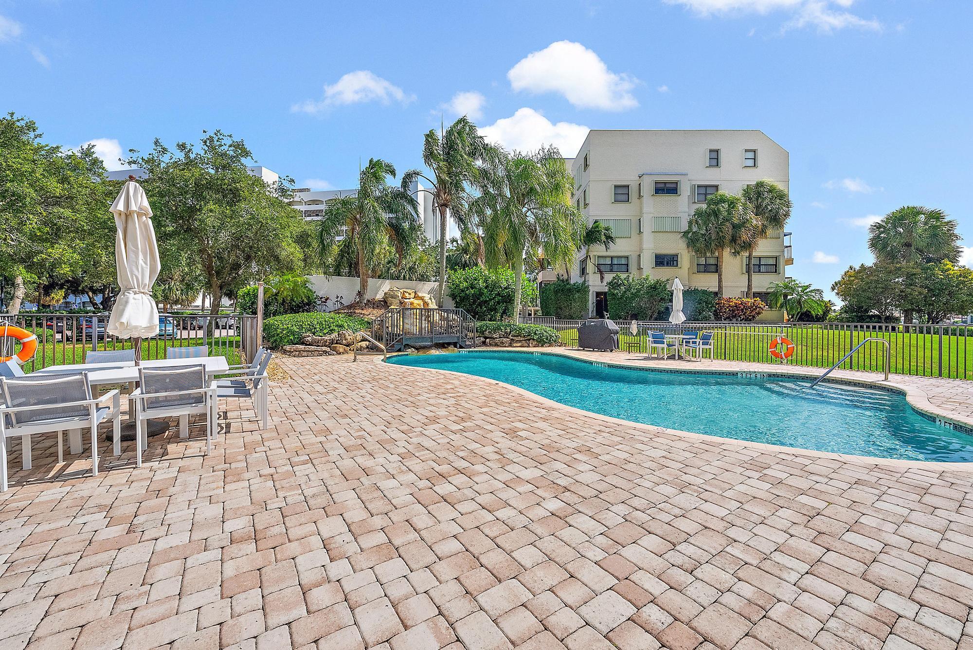 370 Golfview Road 304